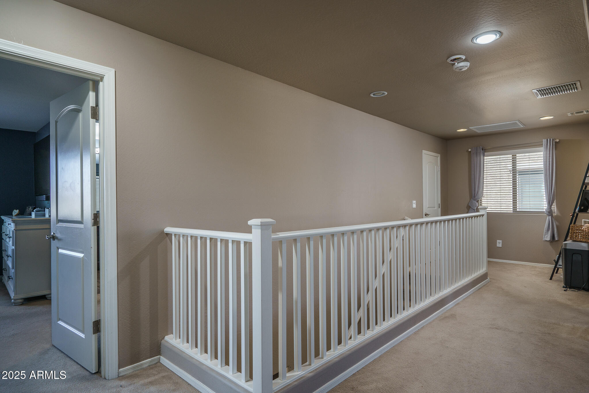 10217 W MARGUERITE Avenue