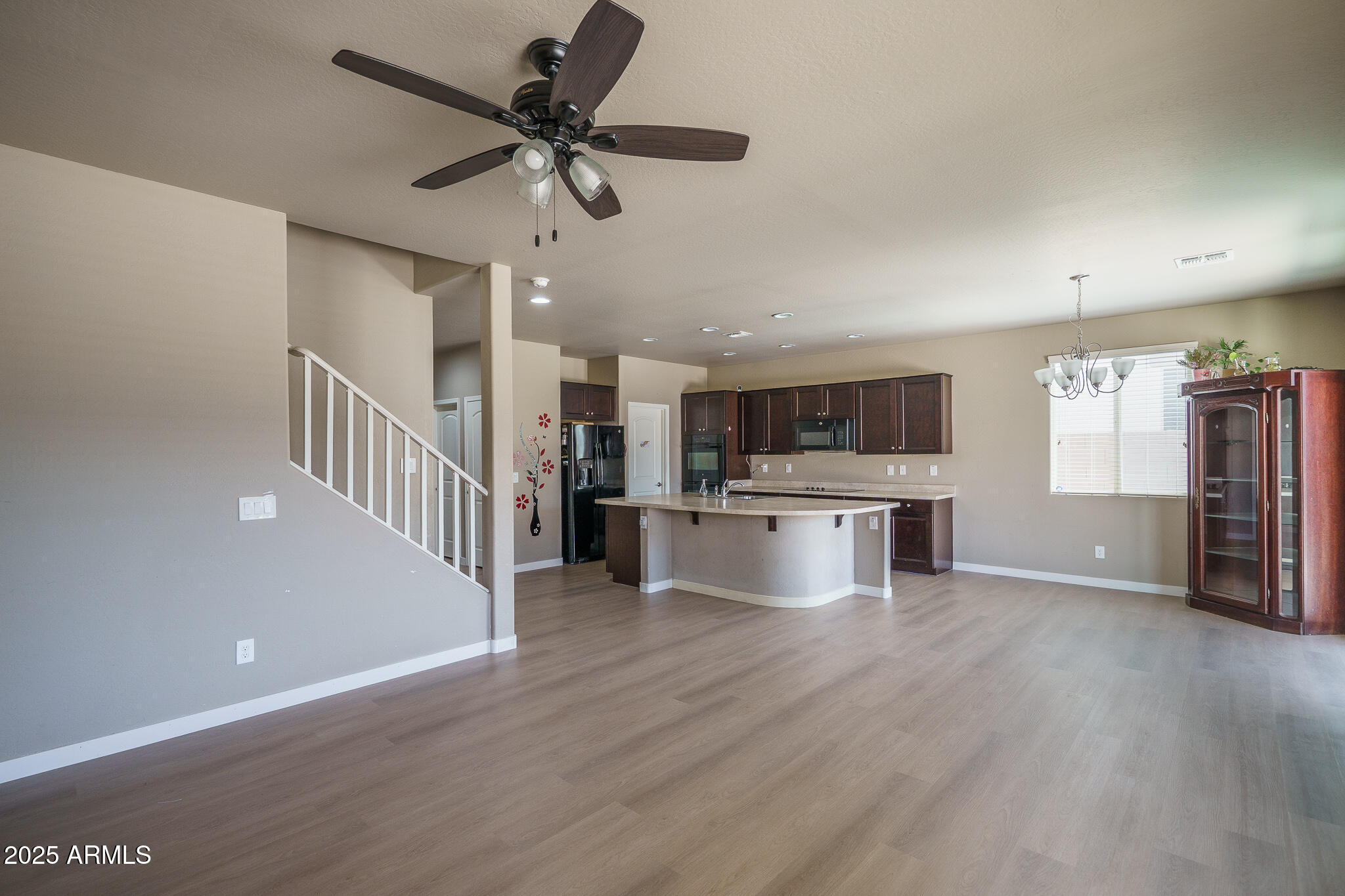 10217 W MARGUERITE Avenue