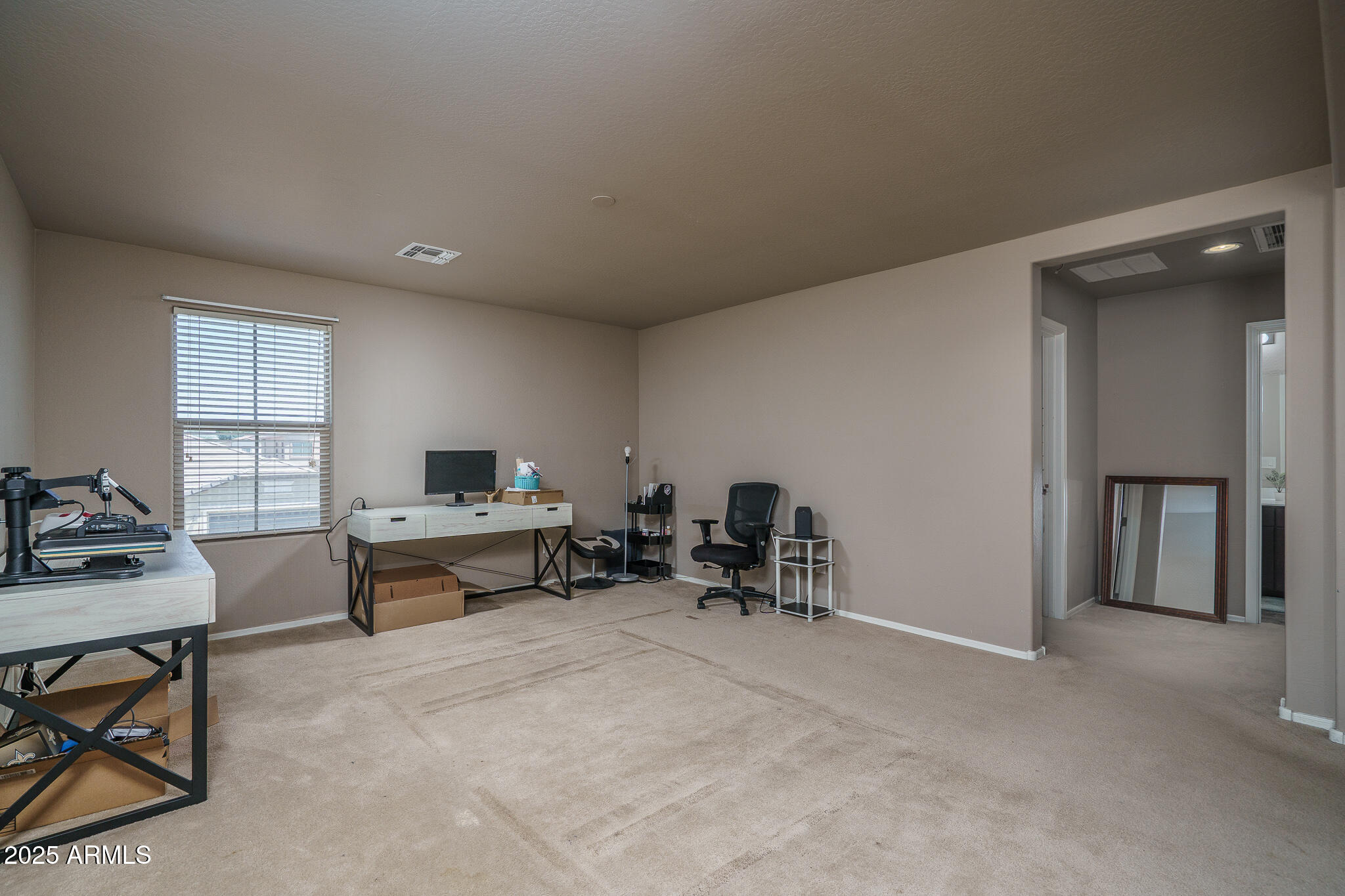 10217 W MARGUERITE Avenue