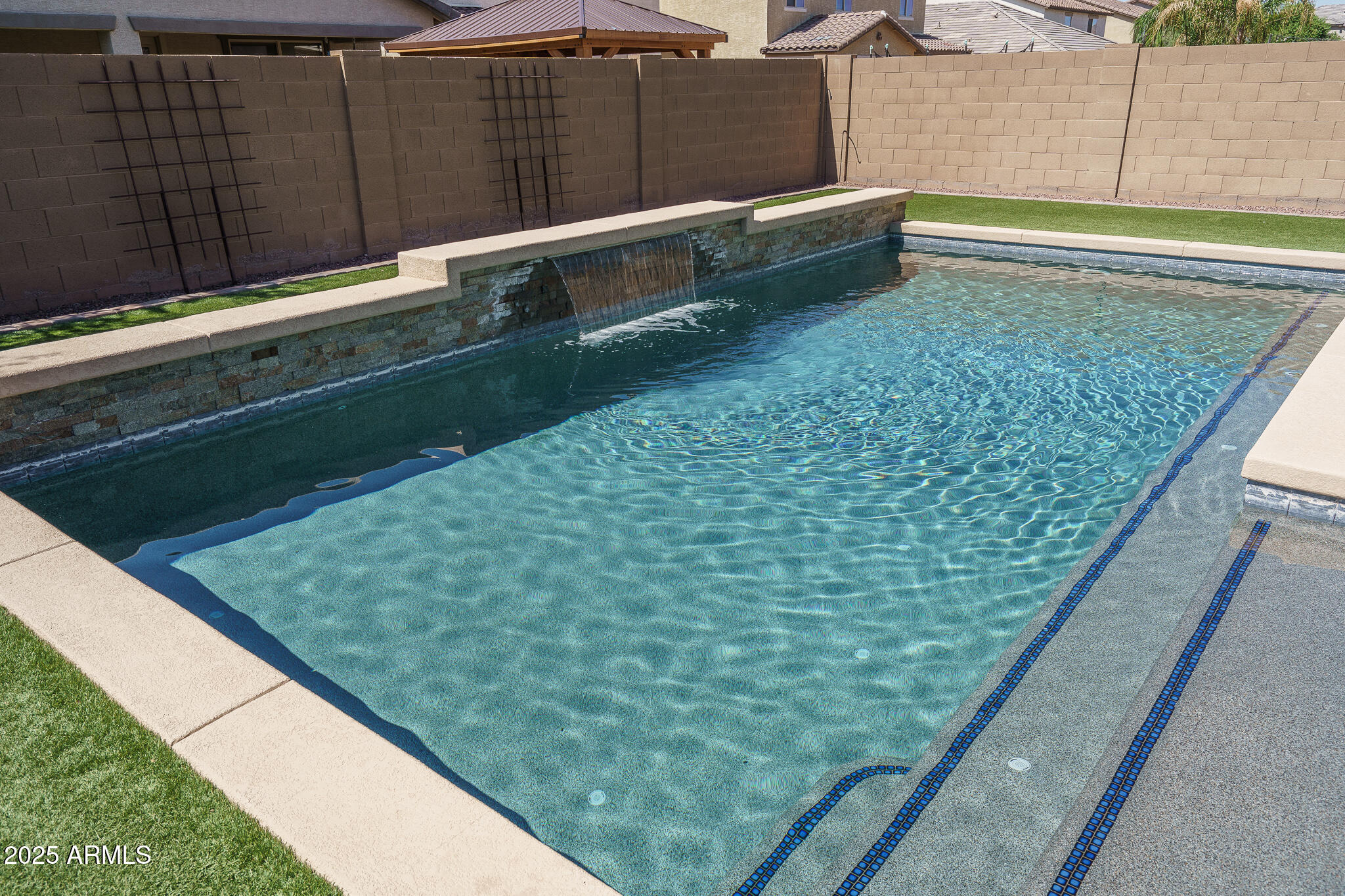 10217 W MARGUERITE Avenue