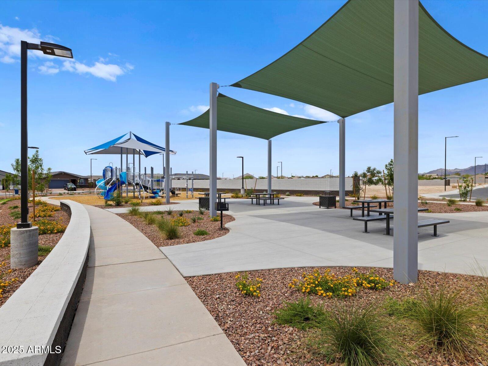 24663 W CHAMBERS Street