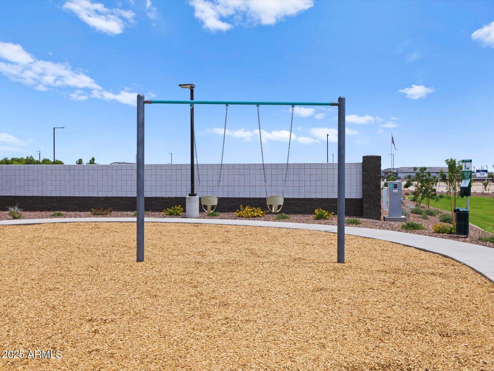 24663 W CHAMBERS Street