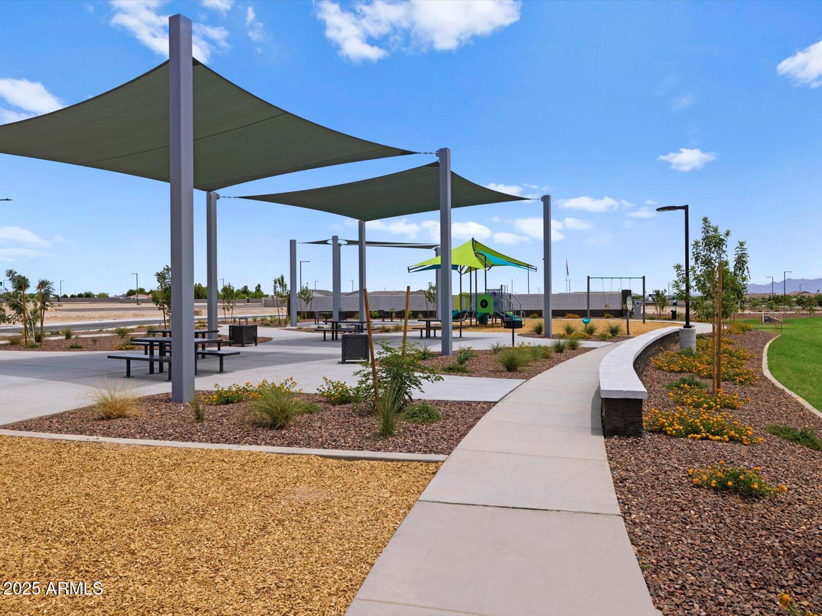 24663 W CHAMBERS Street