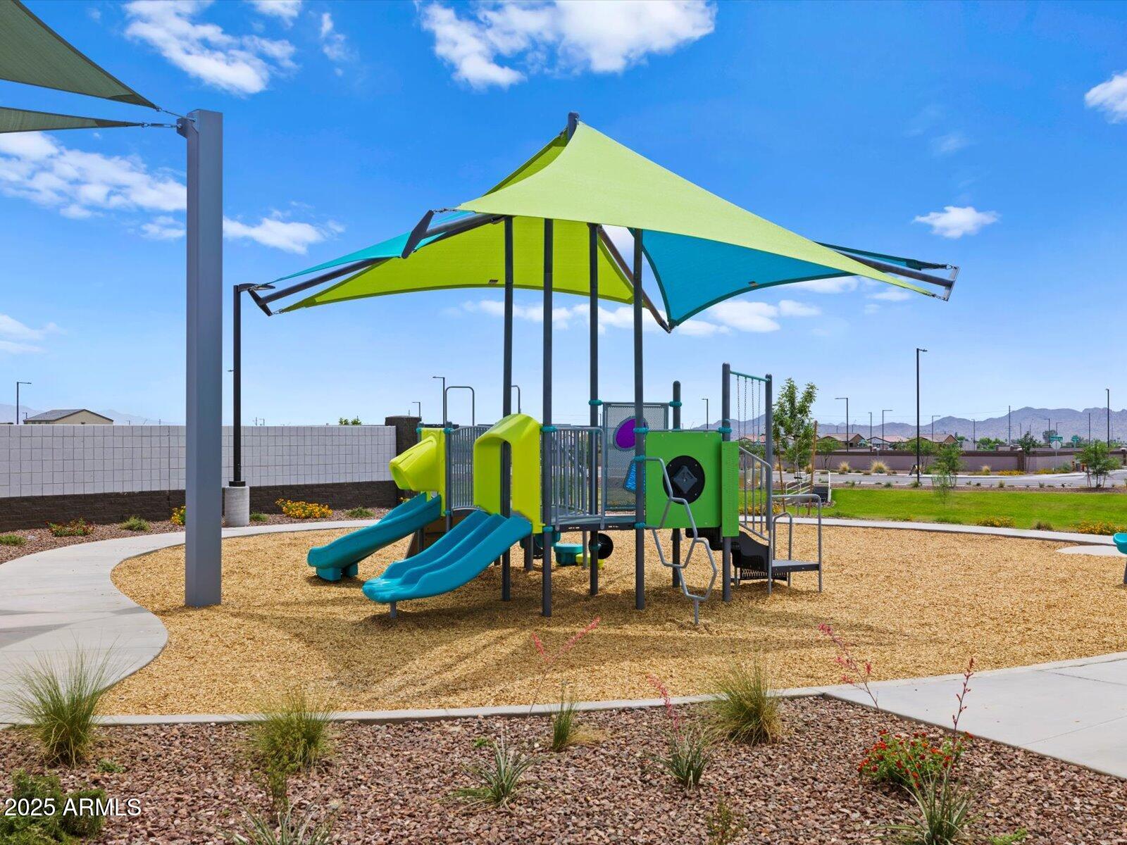 24663 W CHAMBERS Street