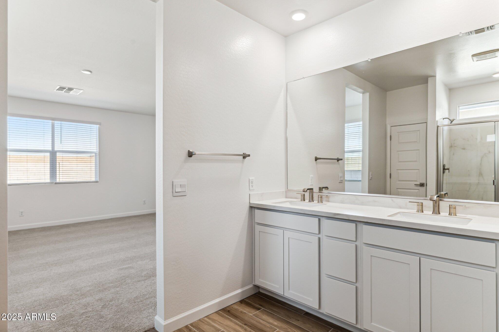 15354 W COTTONTAIL Lane