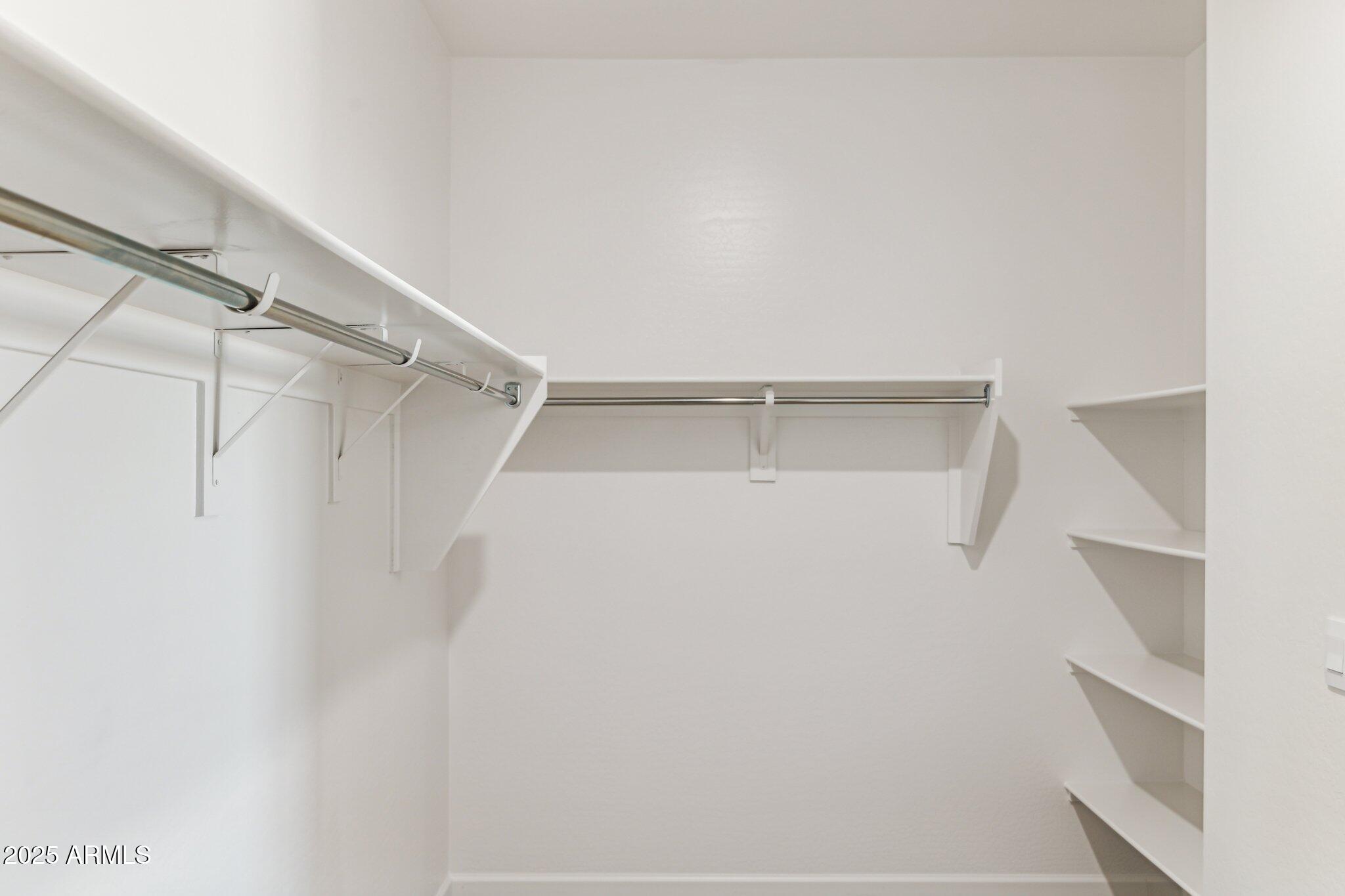 15354 W COTTONTAIL Lane