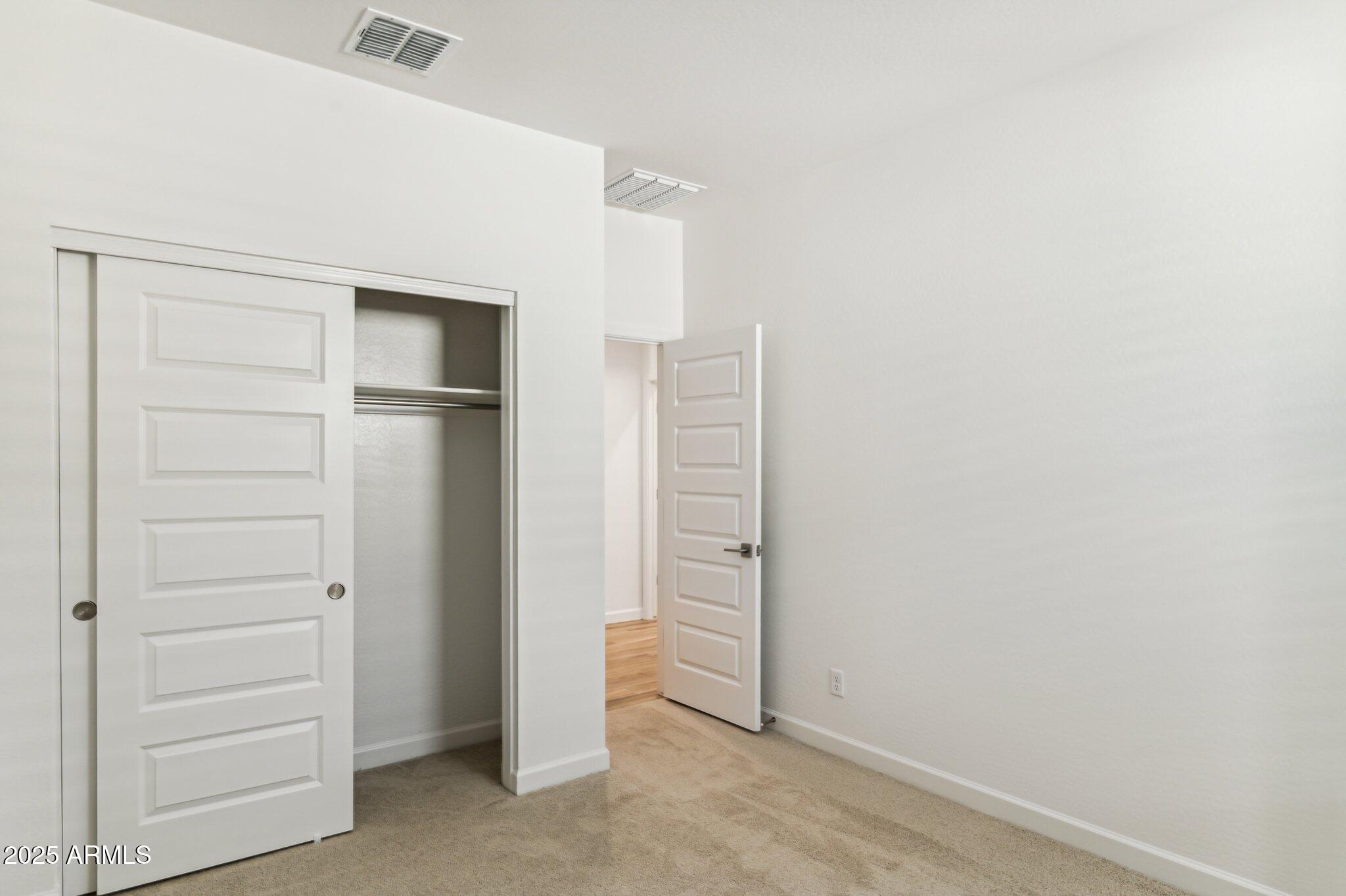 15354 W COTTONTAIL Lane