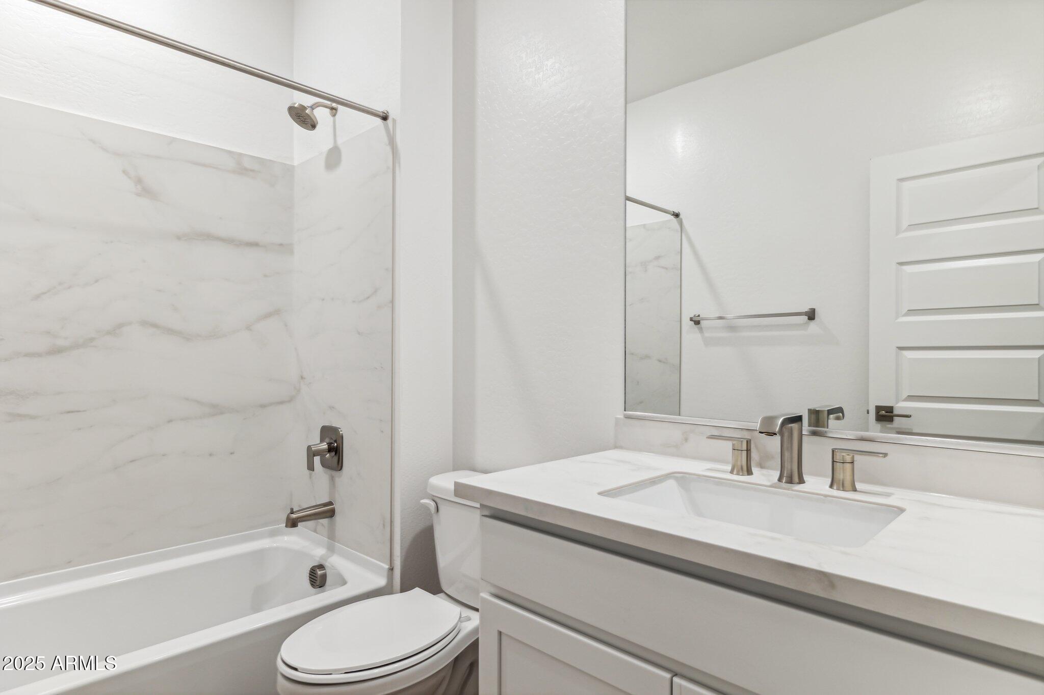 15354 W COTTONTAIL Lane