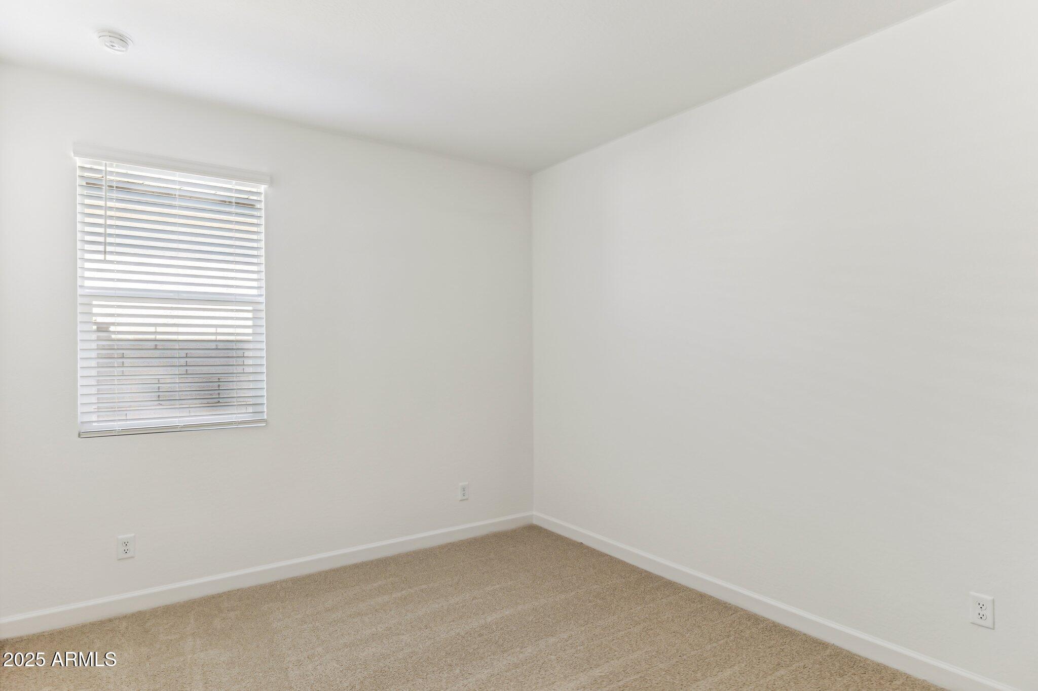 15354 W COTTONTAIL Lane