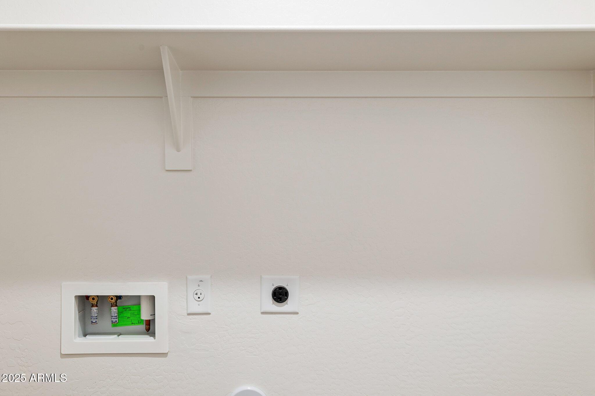 15354 W COTTONTAIL Lane