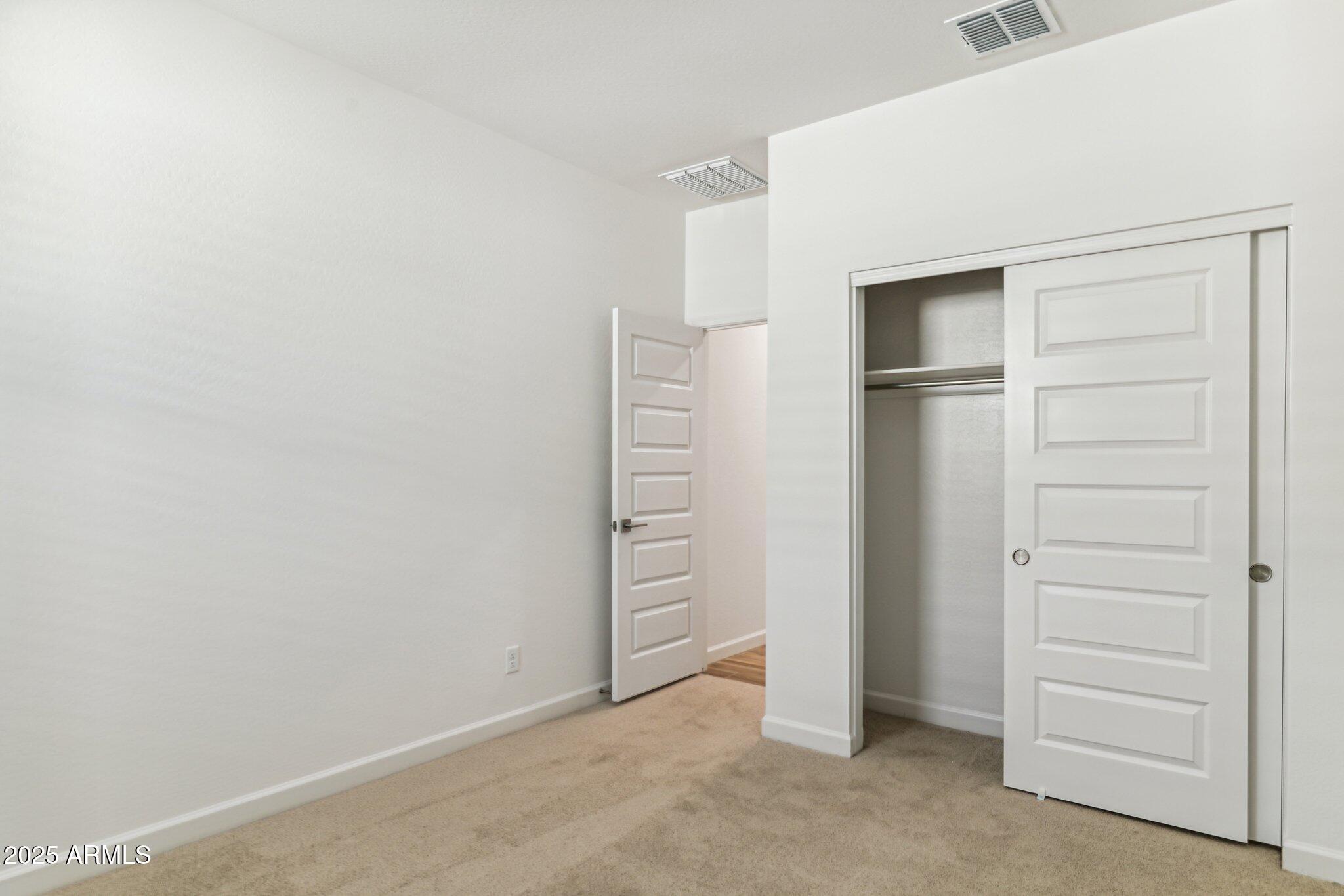 15354 W COTTONTAIL Lane