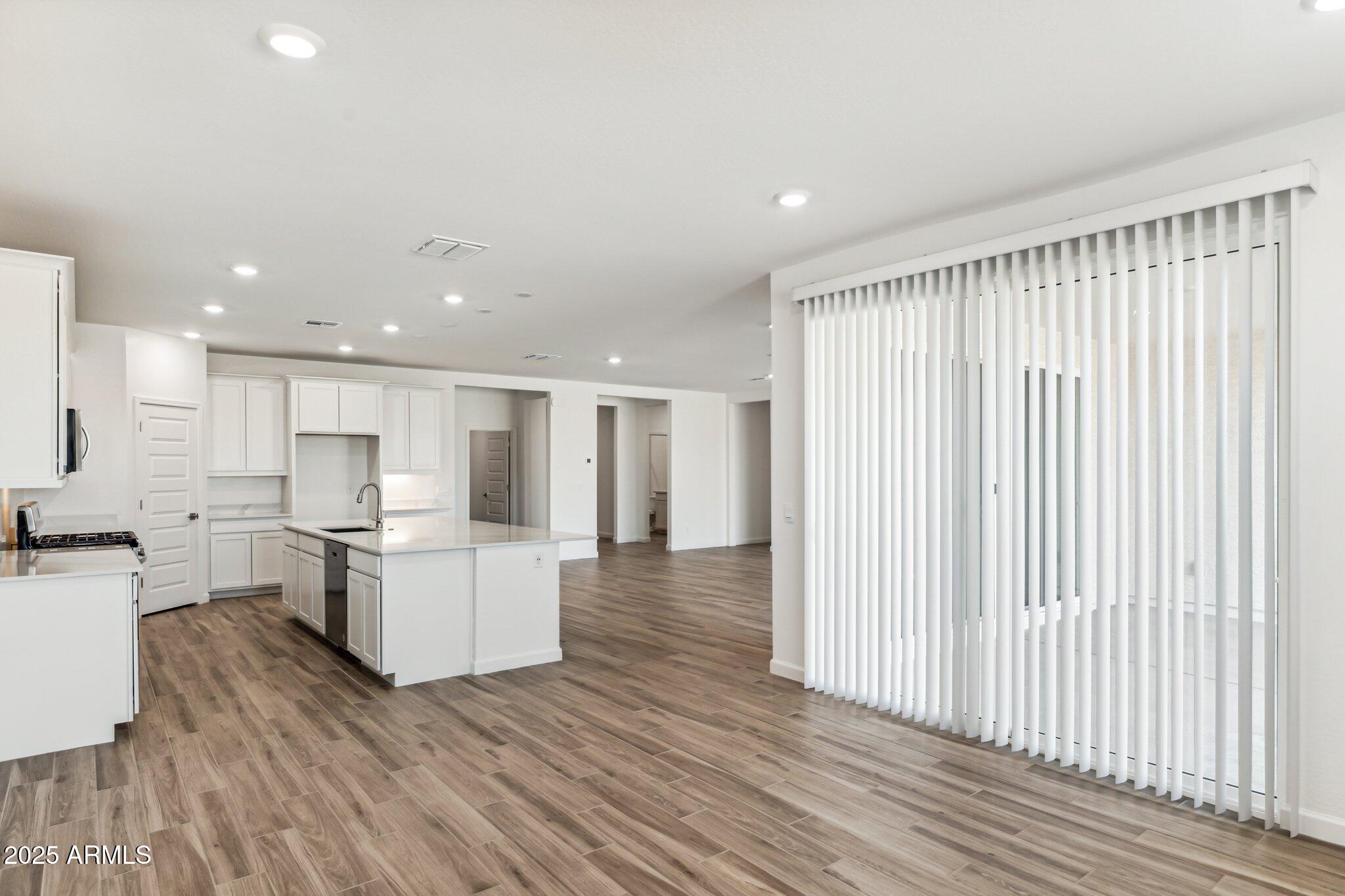 15354 W COTTONTAIL Lane