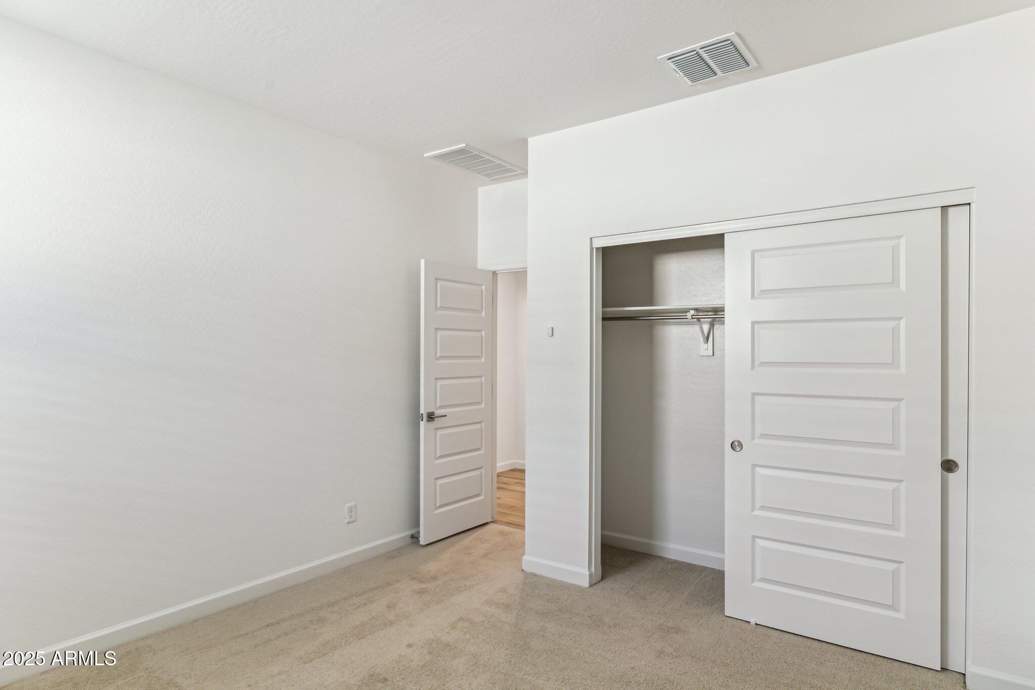 15354 W COTTONTAIL Lane