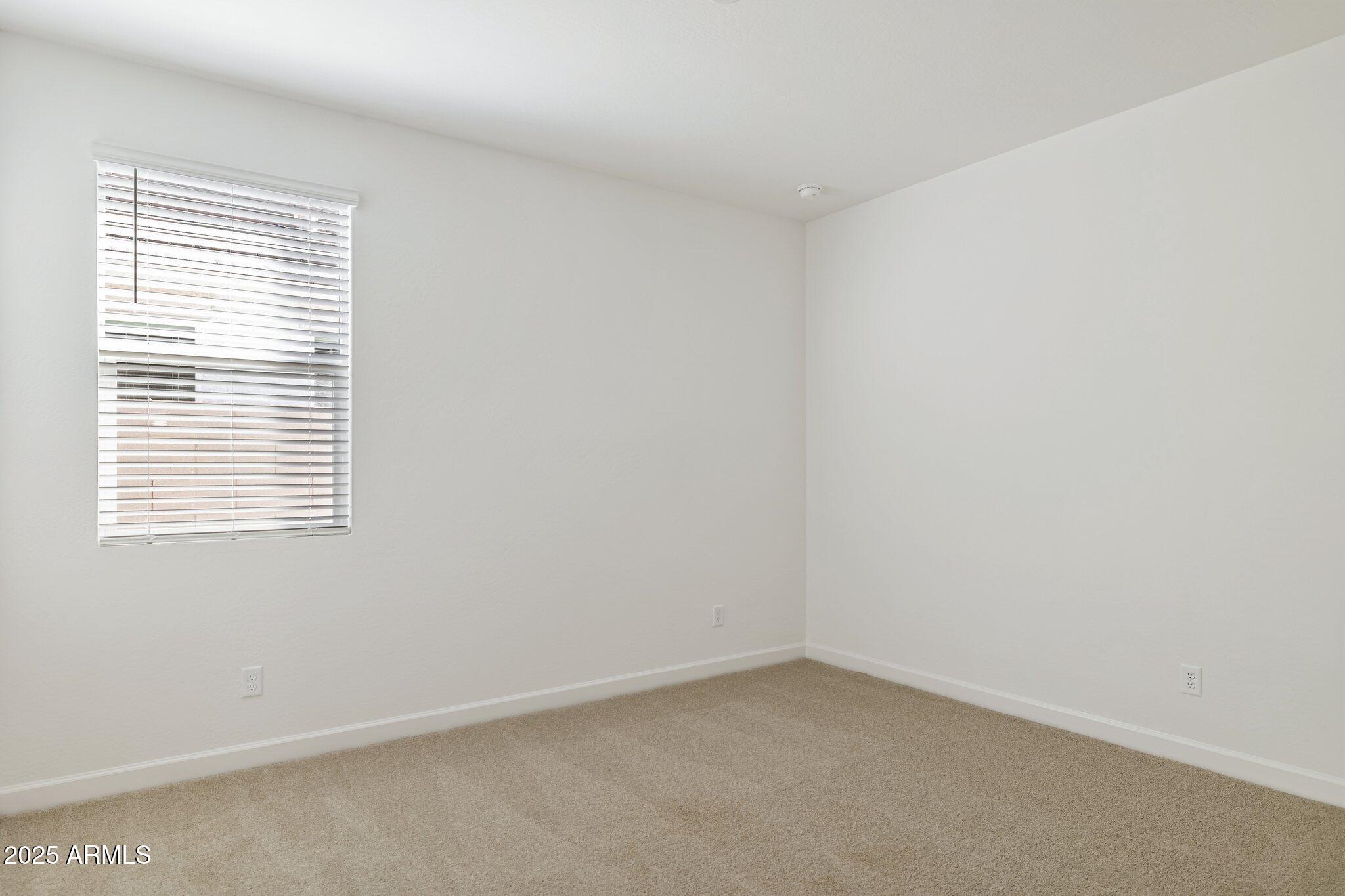 15354 W COTTONTAIL Lane