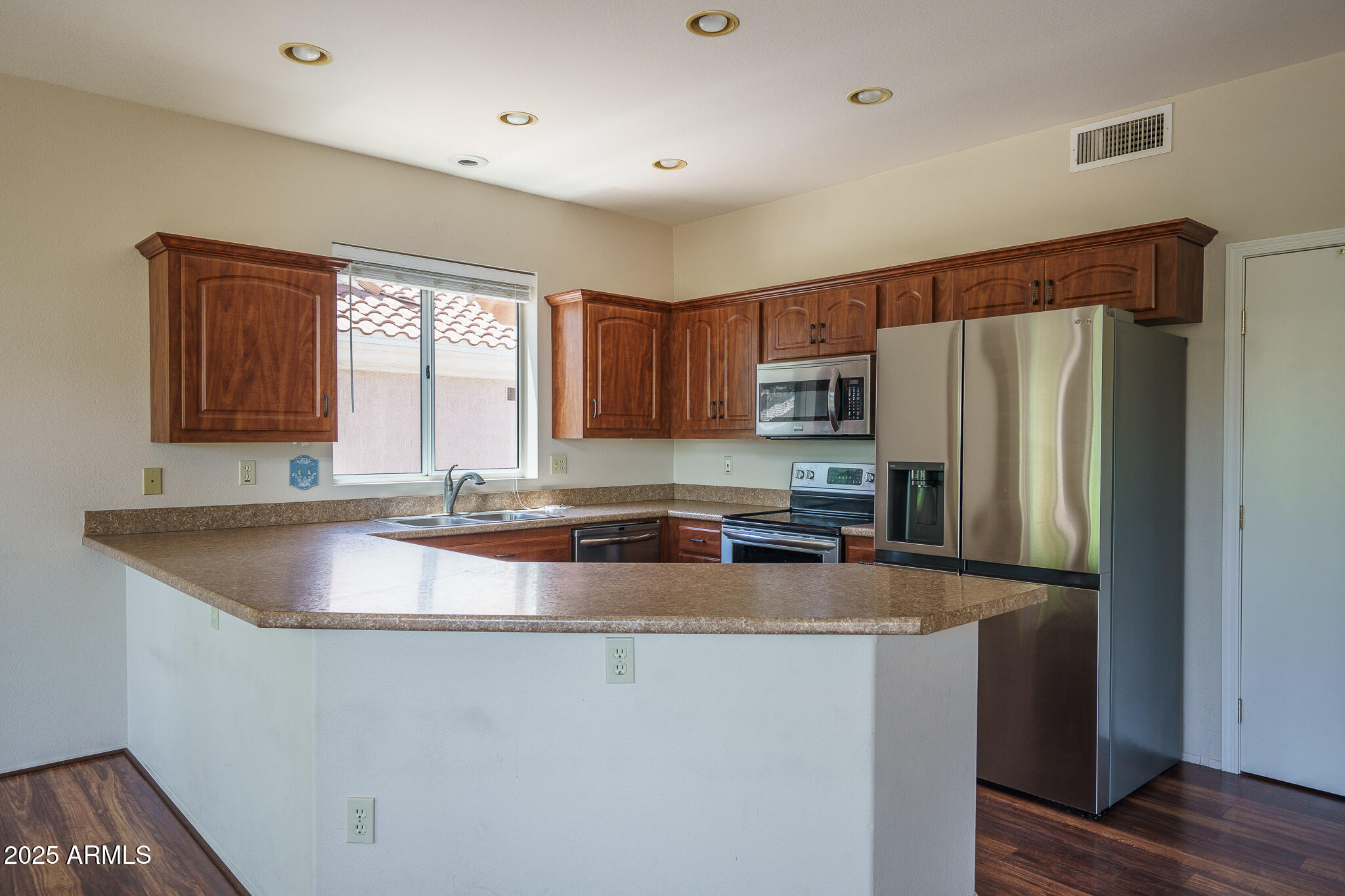 16109 W HERITAGE Drive