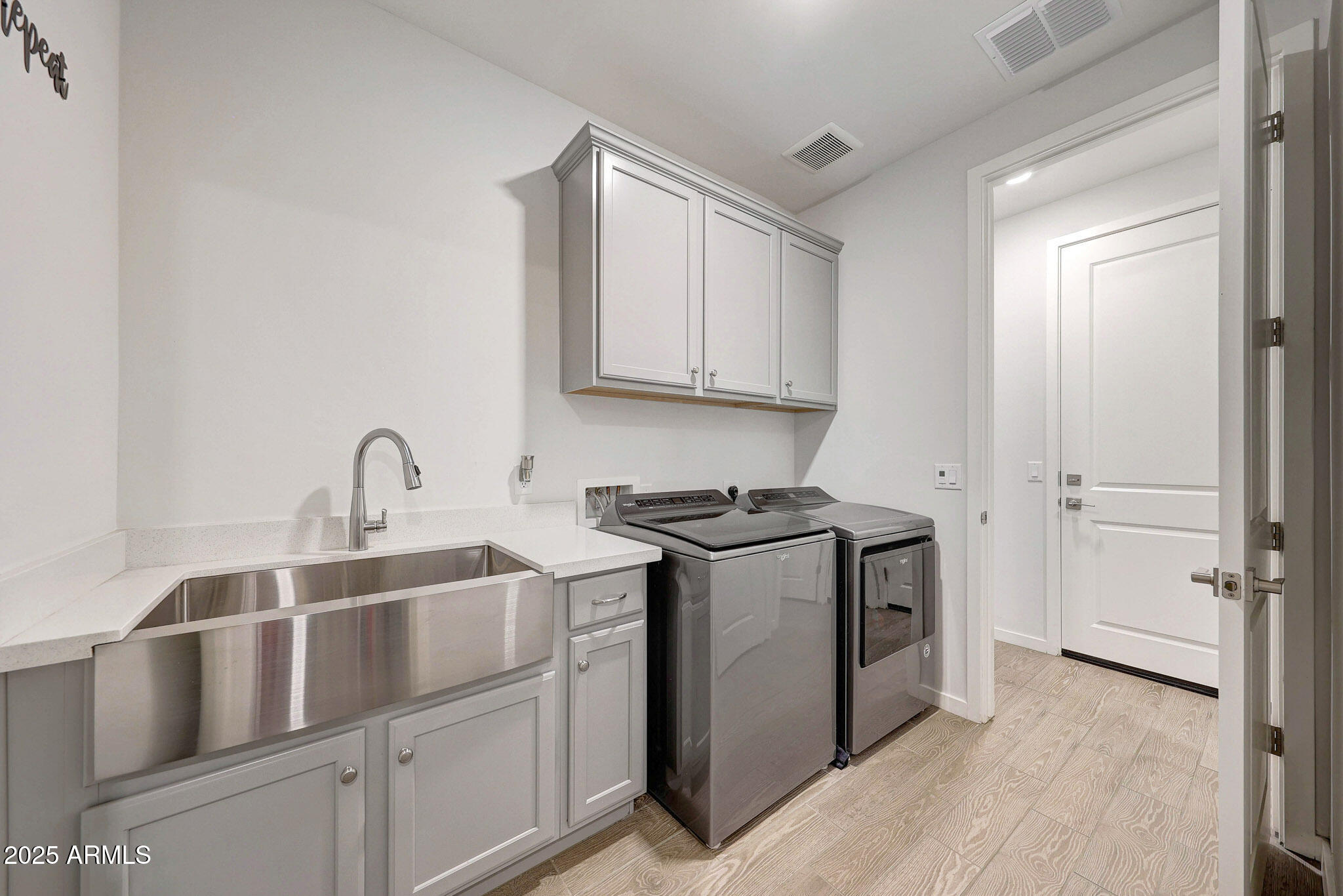 17313 W BUTLER Avenue, Waddell