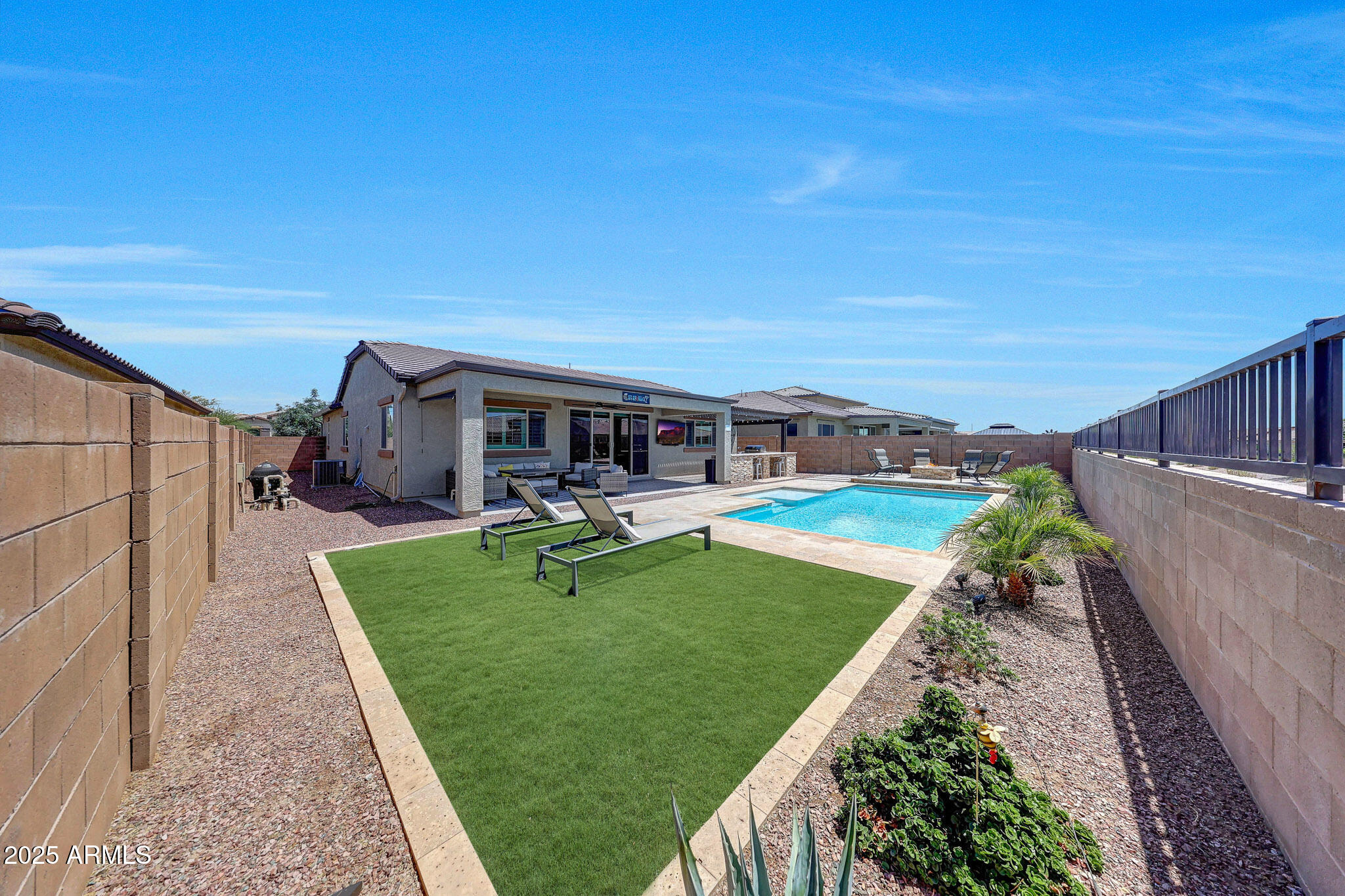 17313 W BUTLER Avenue, Waddell