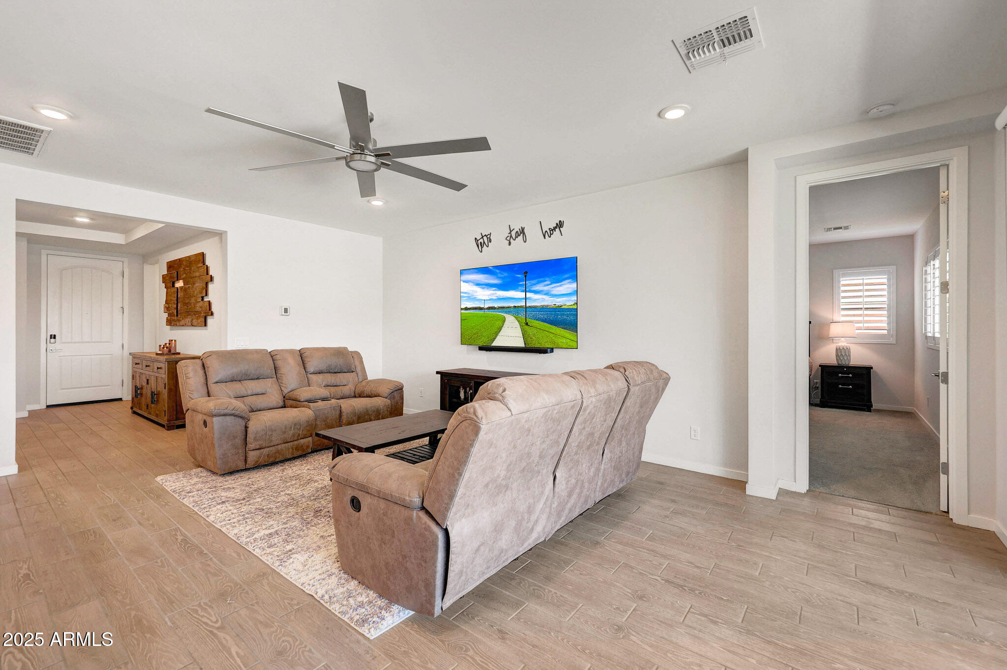 17313 W BUTLER Avenue, Waddell