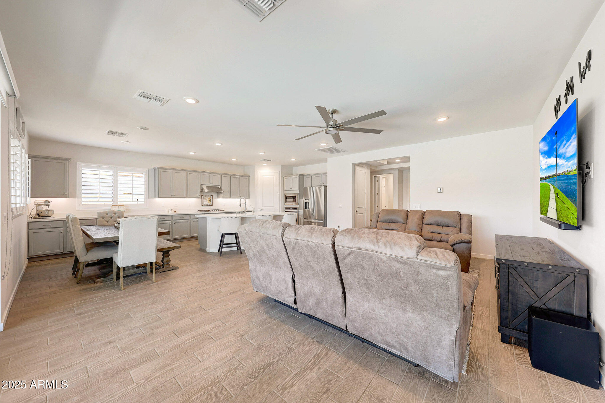 17313 W BUTLER Avenue, Waddell