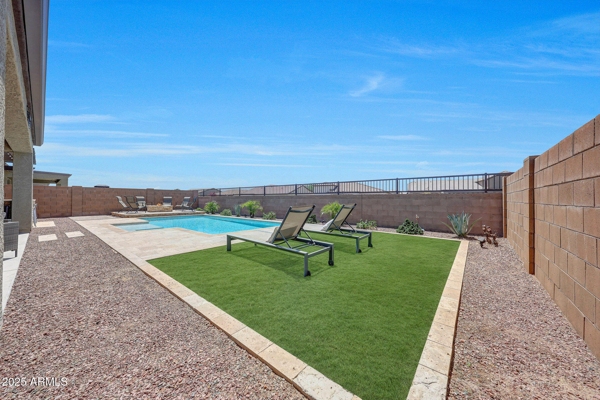 17313 W BUTLER Avenue, Waddell