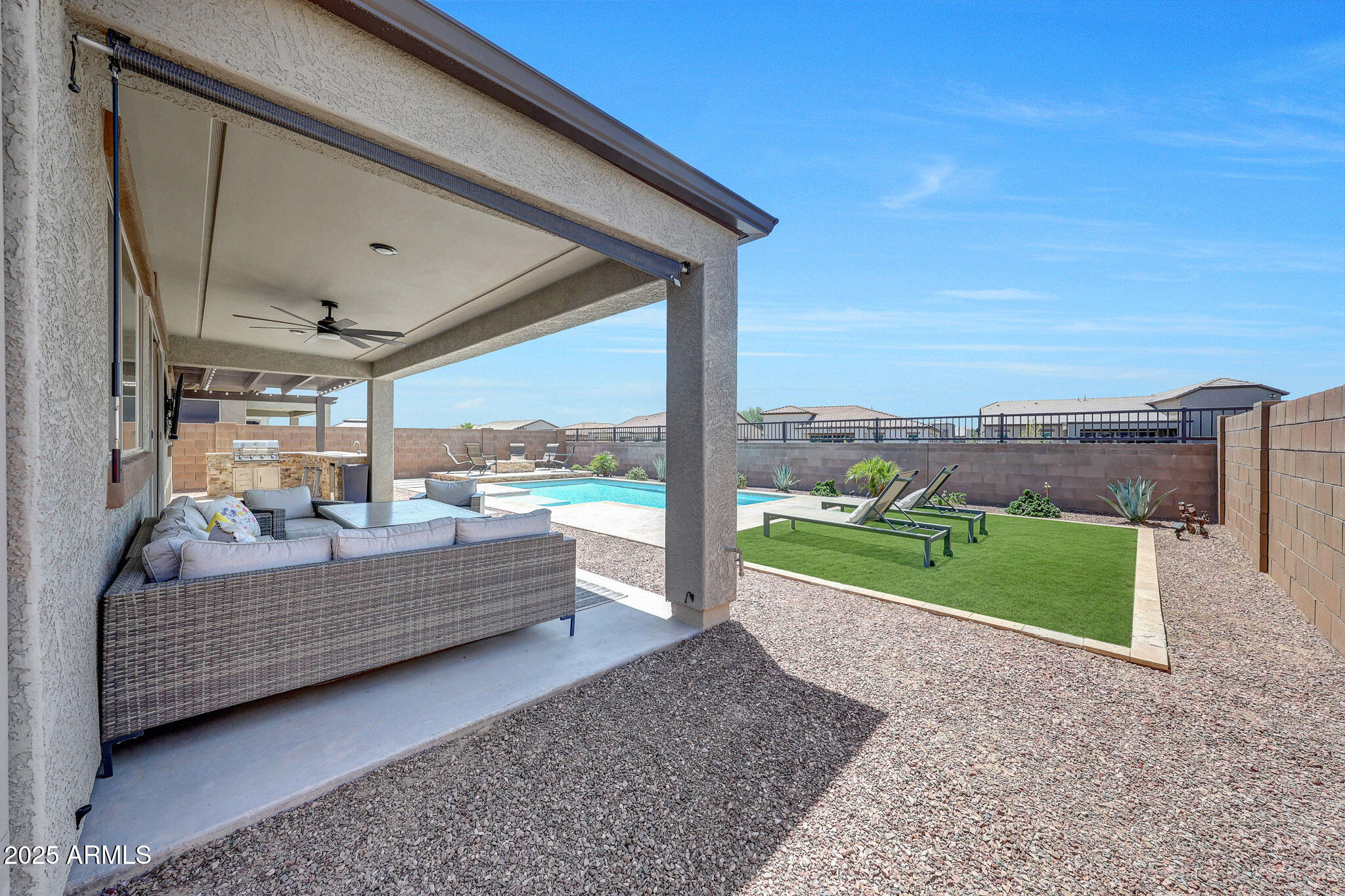 17313 W BUTLER Avenue, Waddell