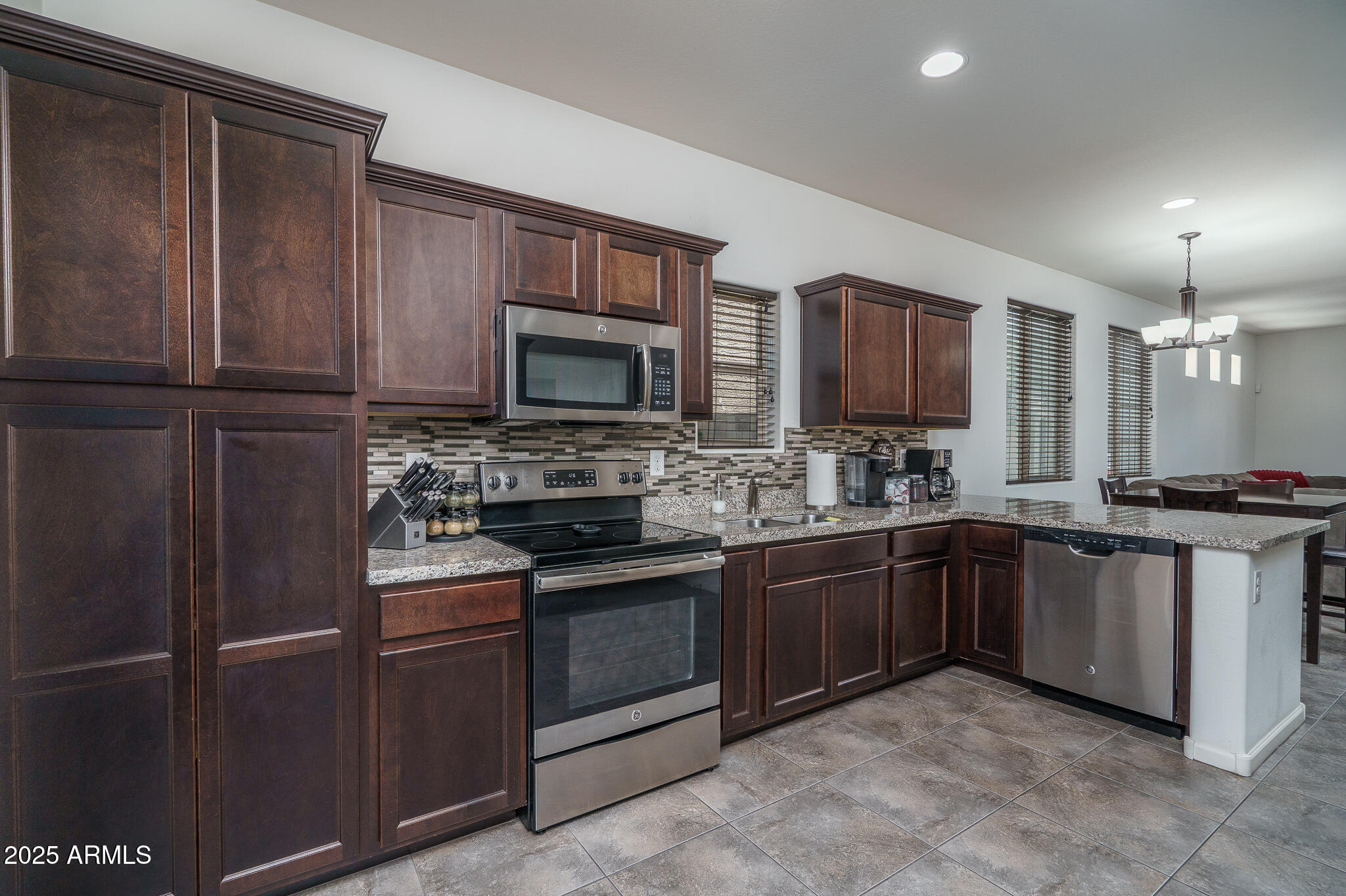 10340 W DEVONSHIRE Avenue