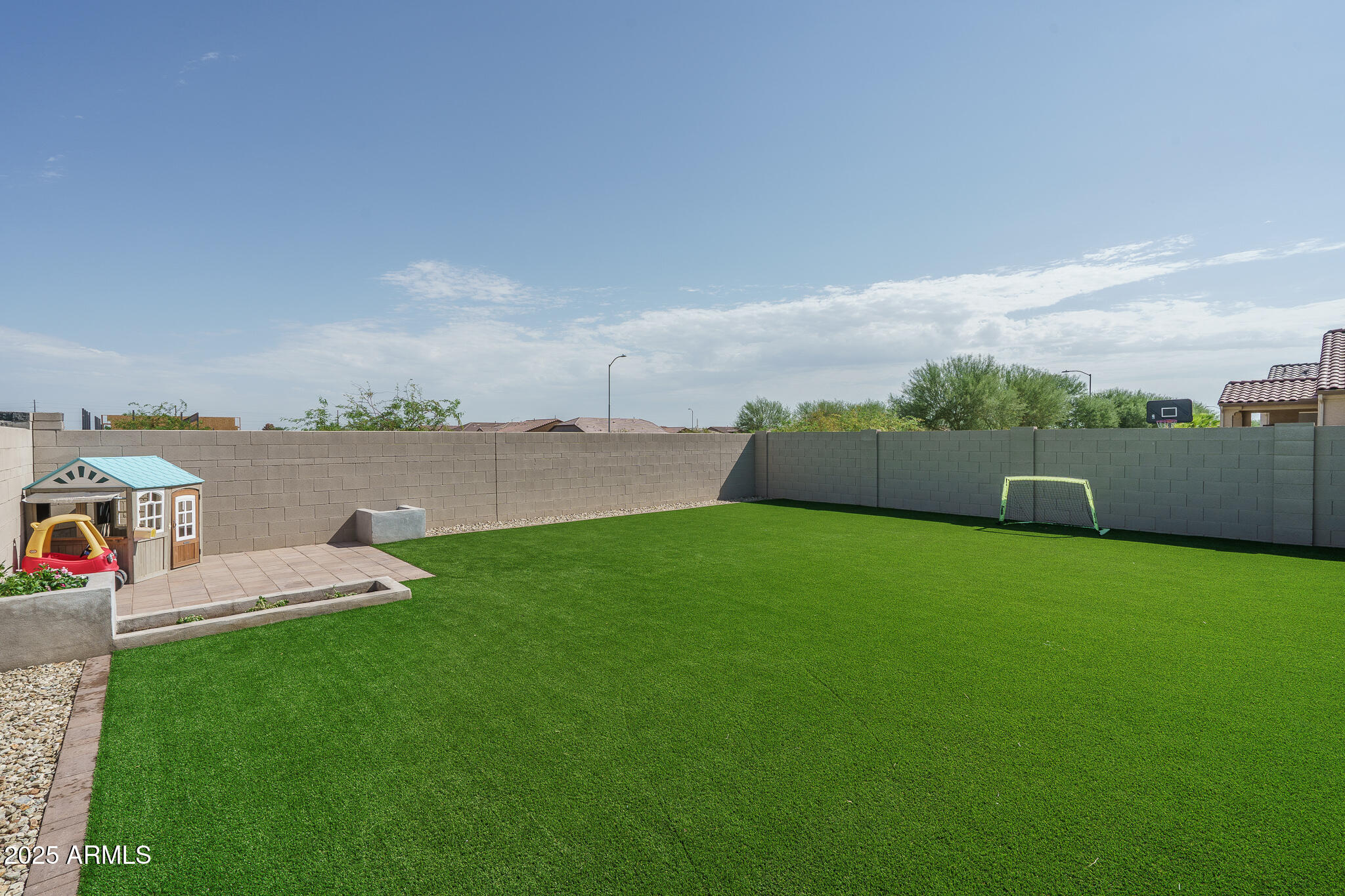 9046 W SAN MIGUEL Avenue