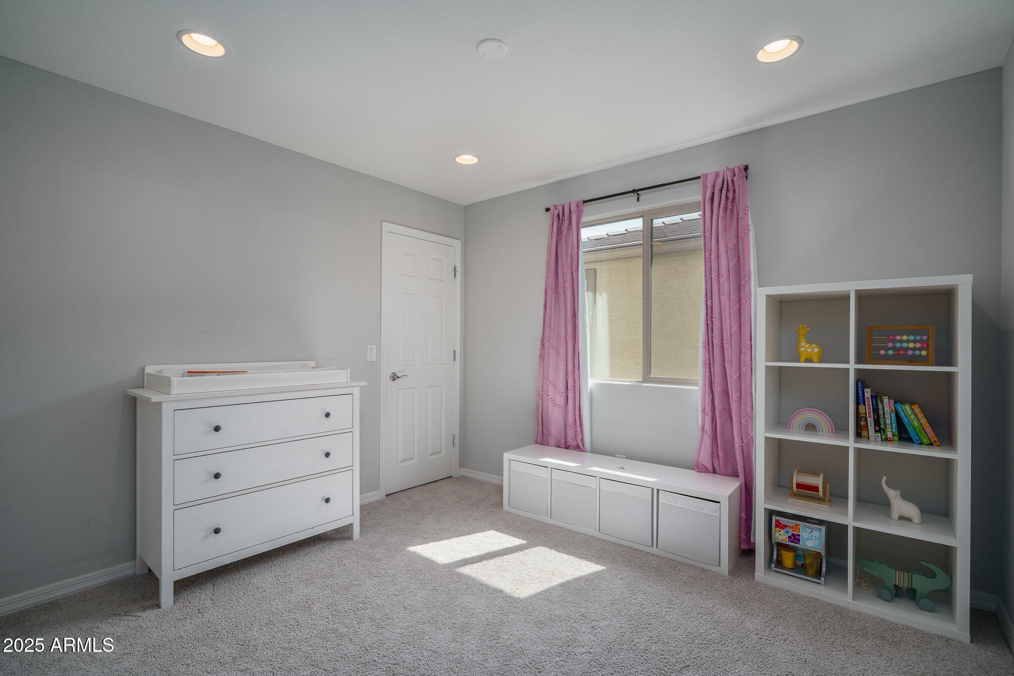 9046 W SAN MIGUEL Avenue