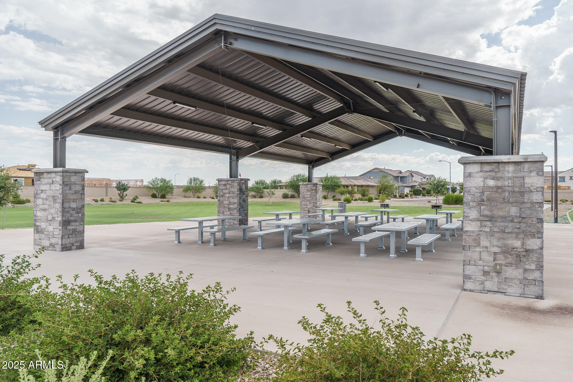 9046 W SAN MIGUEL Avenue