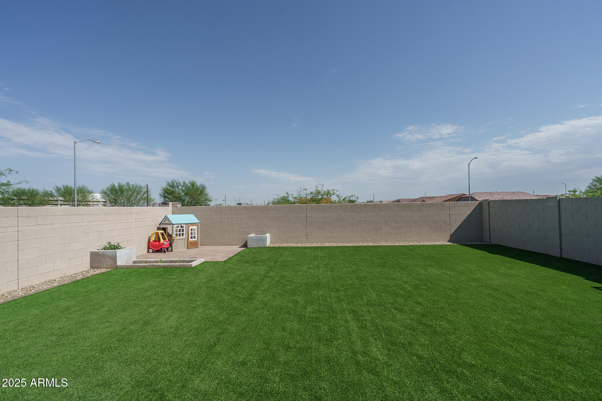 9046 W SAN MIGUEL Avenue