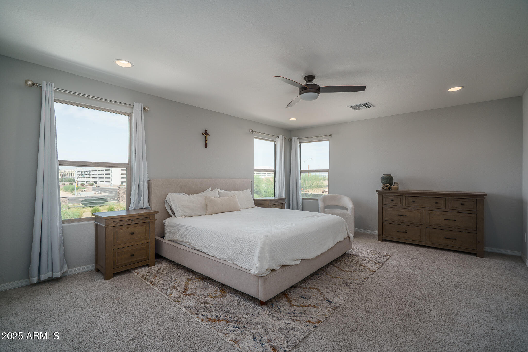 9046 W SAN MIGUEL Avenue