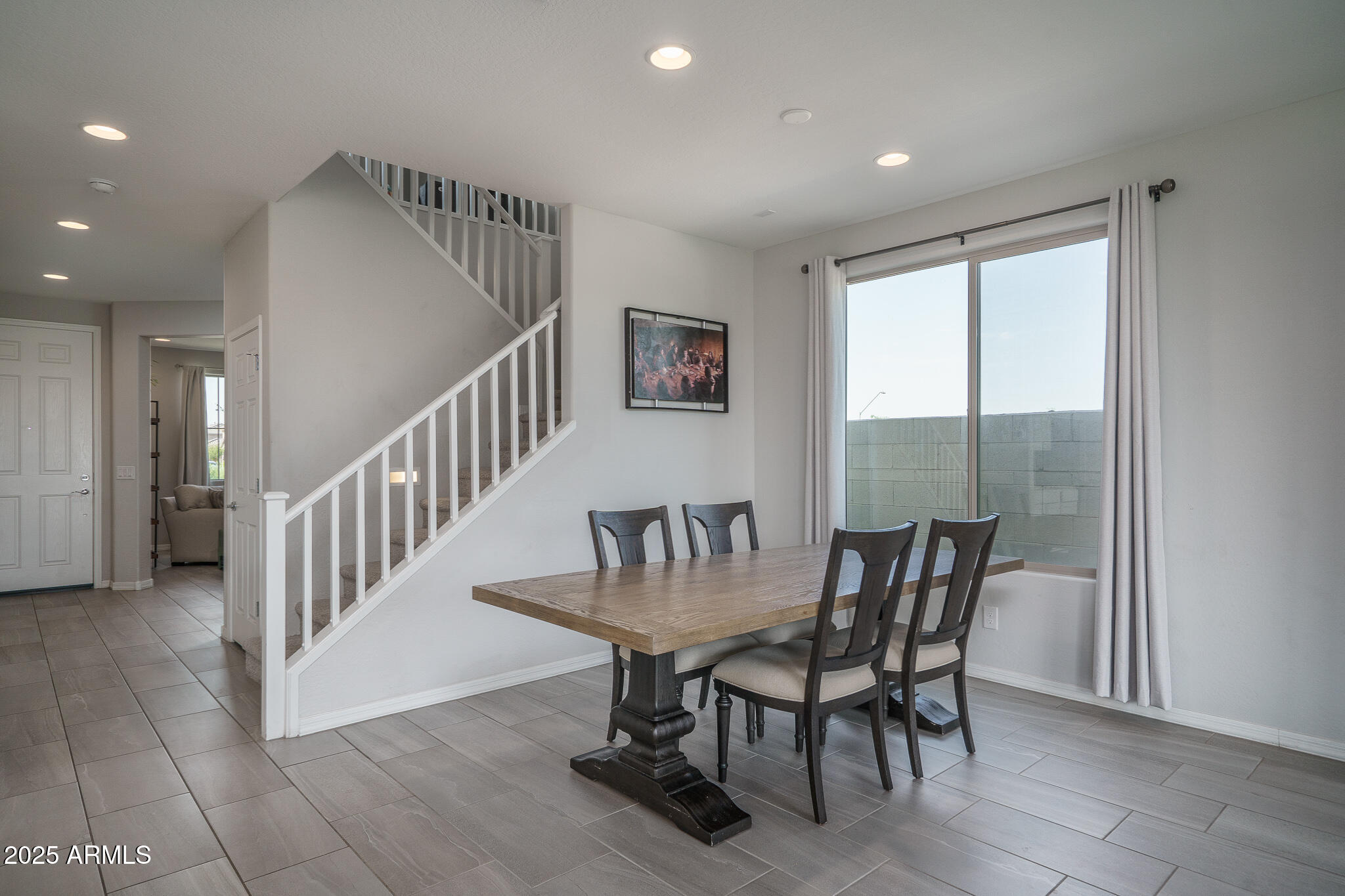 9046 W SAN MIGUEL Avenue