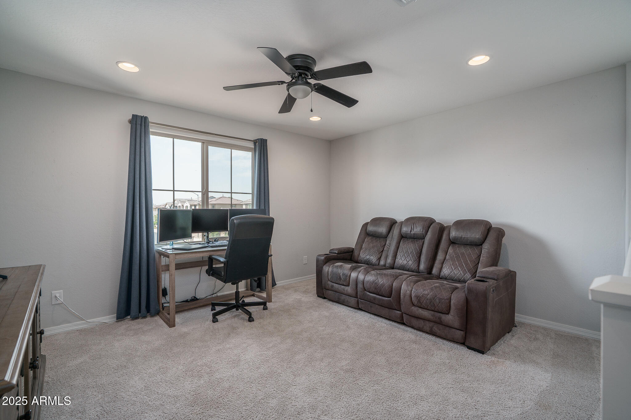 9046 W SAN MIGUEL Avenue