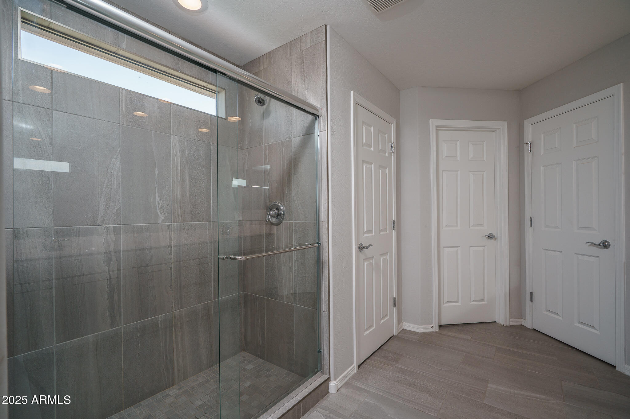 9046 W SAN MIGUEL Avenue