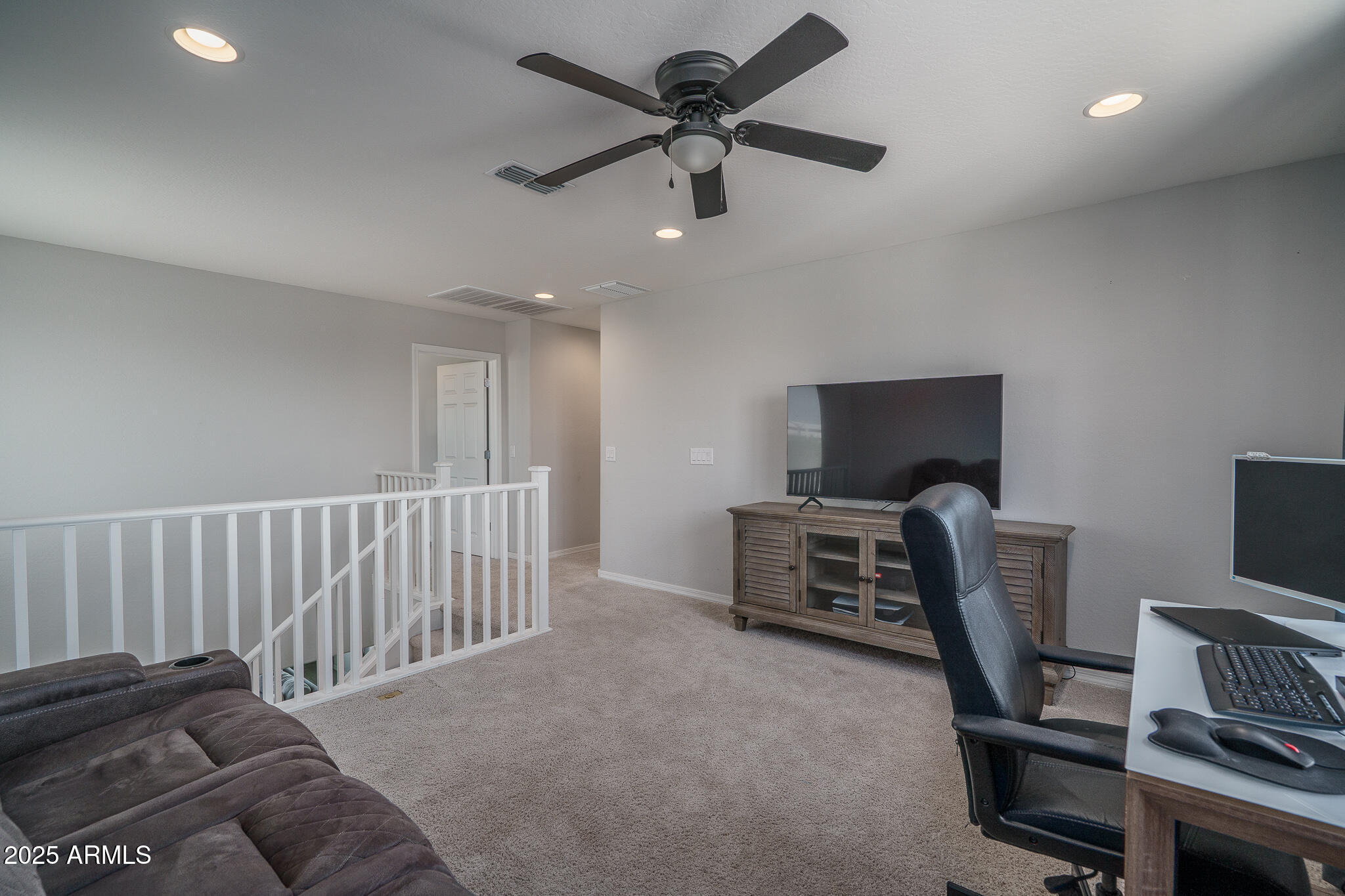 9046 W SAN MIGUEL Avenue