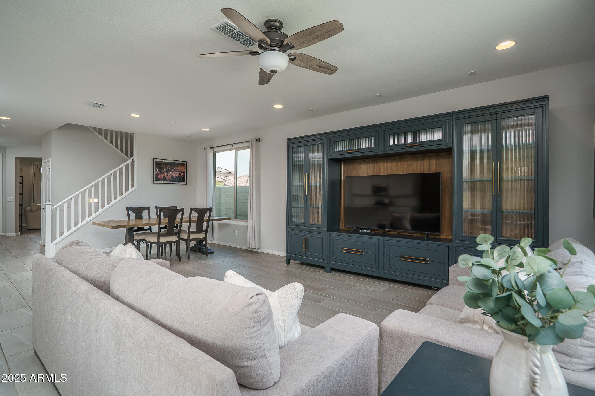 9046 W SAN MIGUEL Avenue