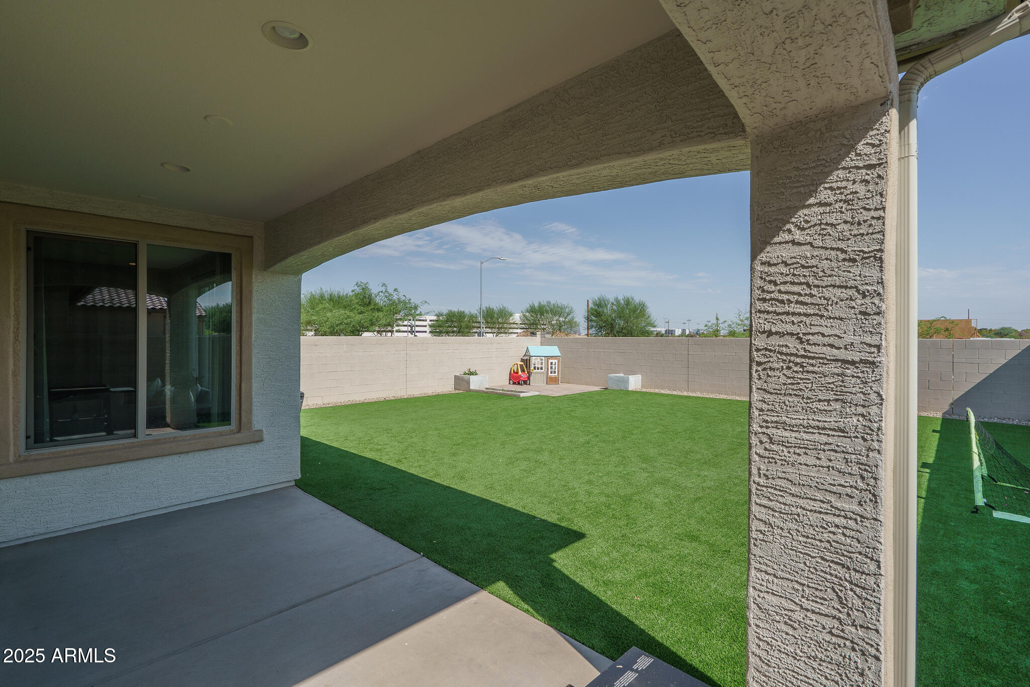 9046 W SAN MIGUEL Avenue