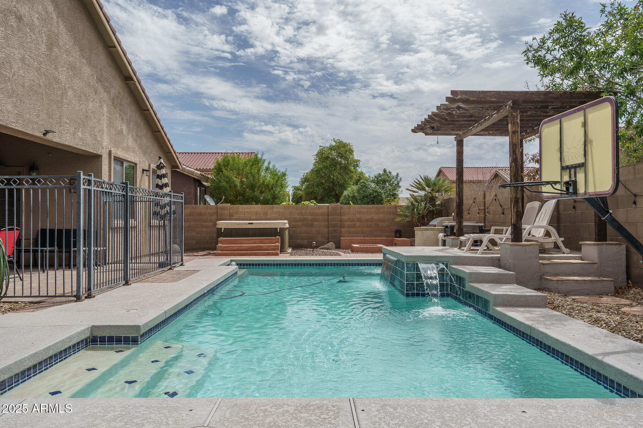 46047 W MEADOWS Lane