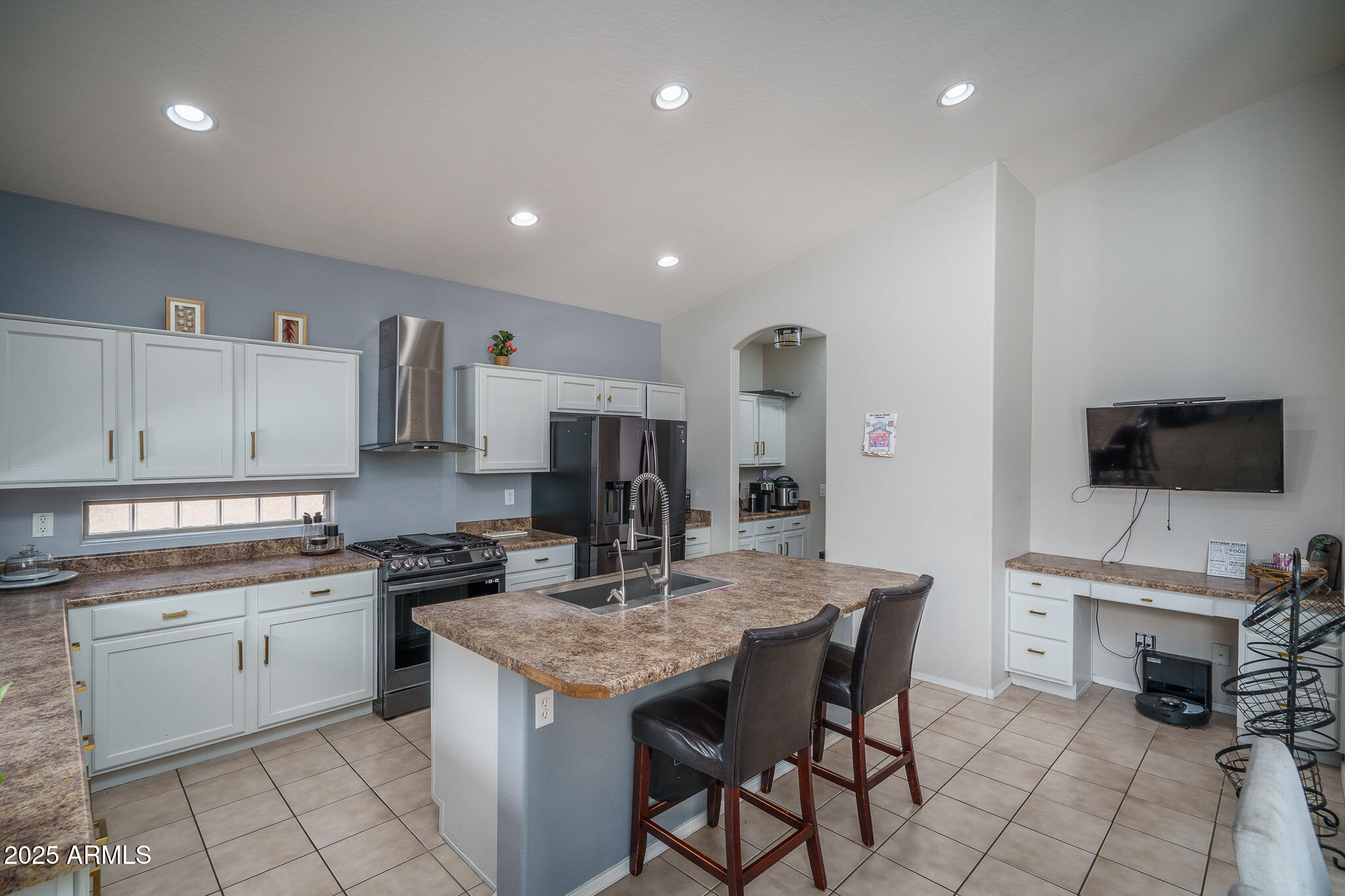 46047 W MEADOWS Lane