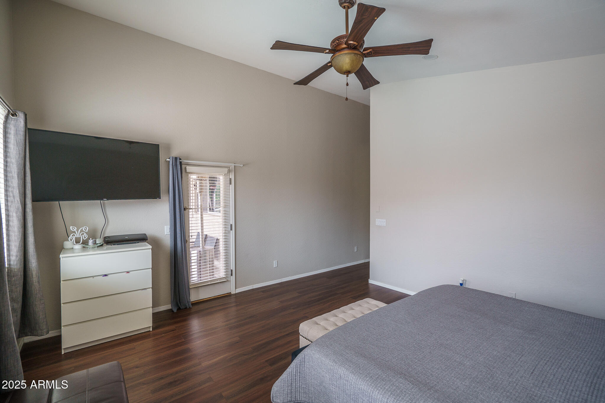 46047 W MEADOWS Lane