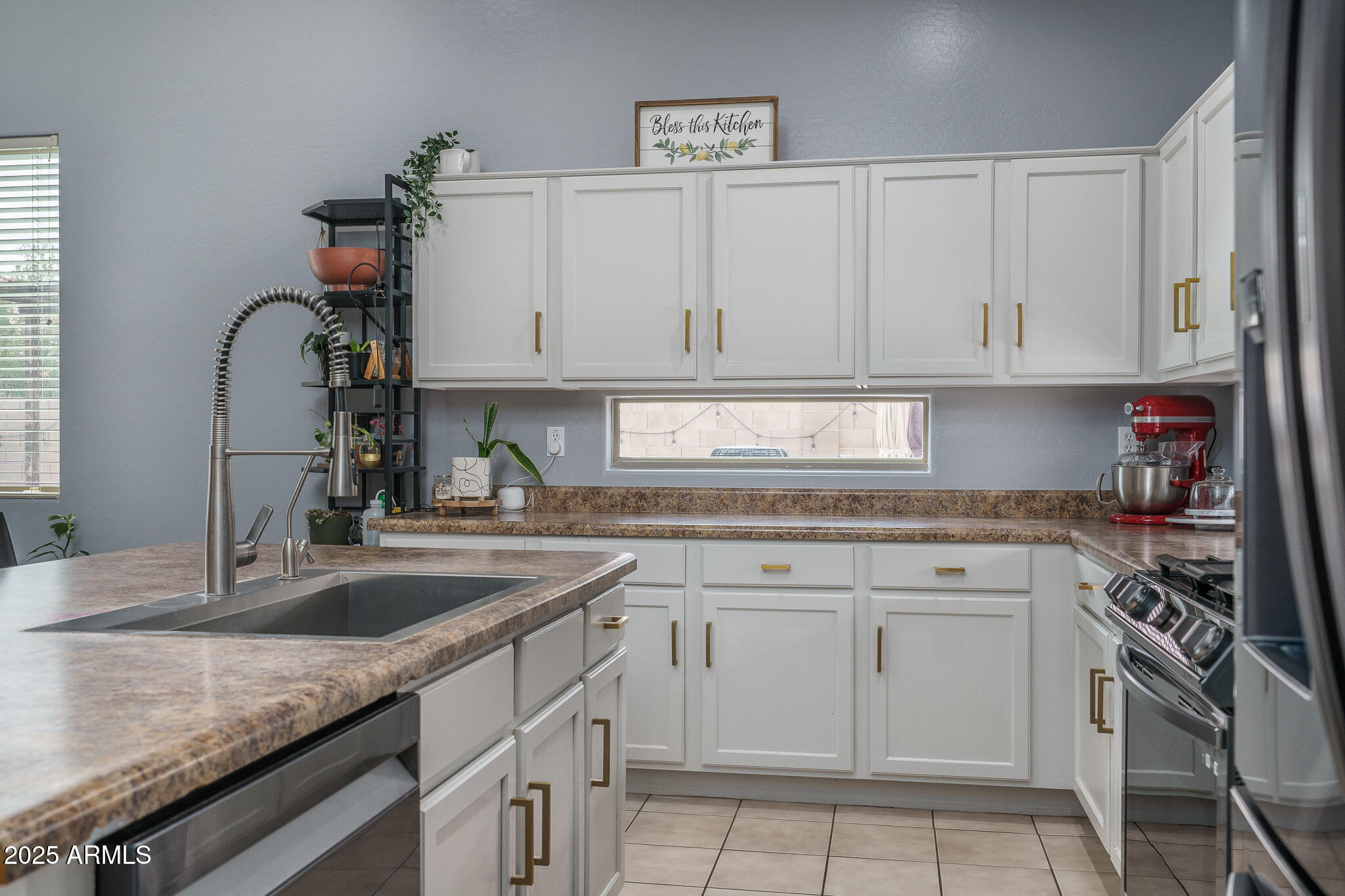 46047 W MEADOWS Lane