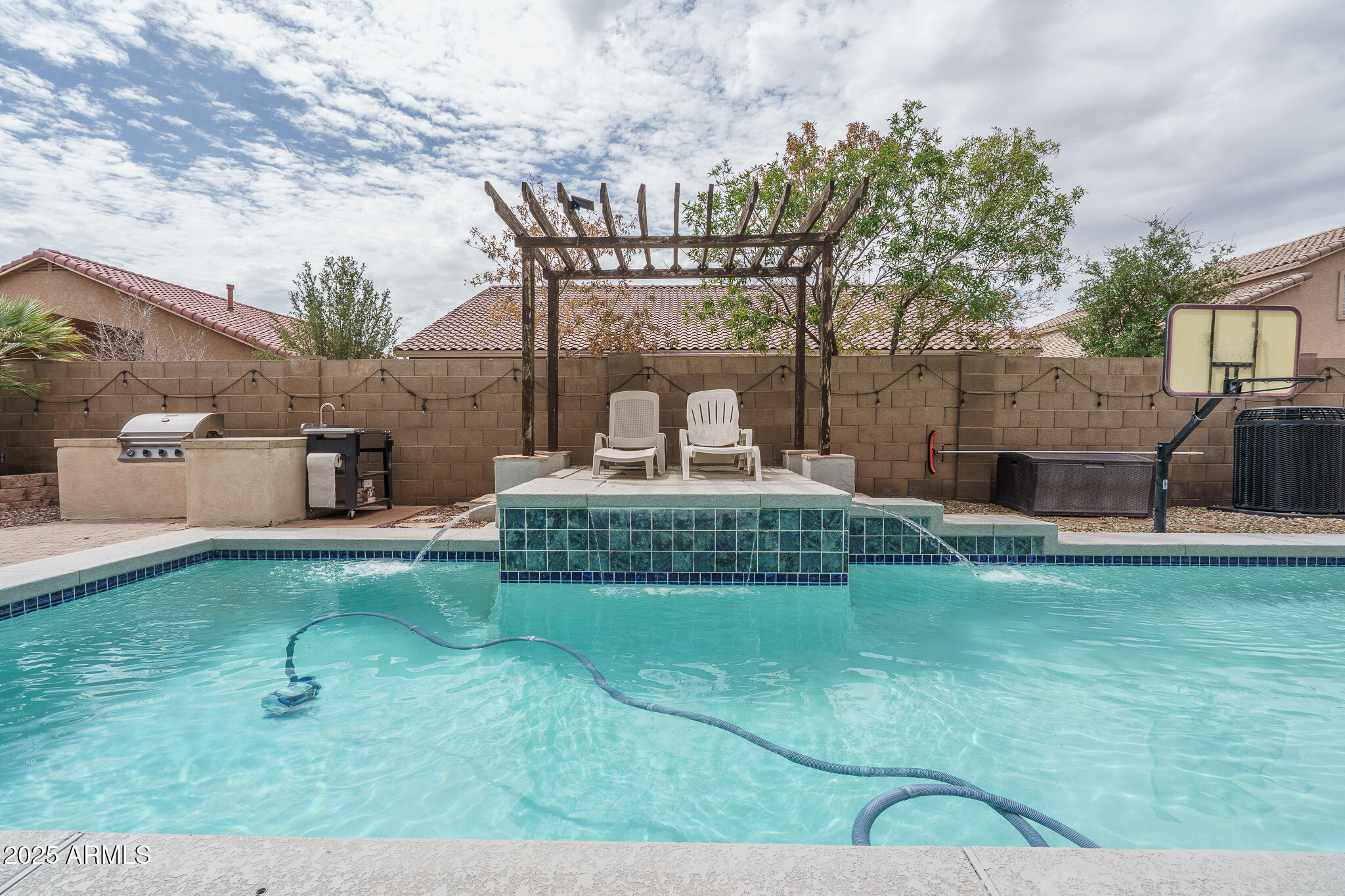 46047 W MEADOWS Lane