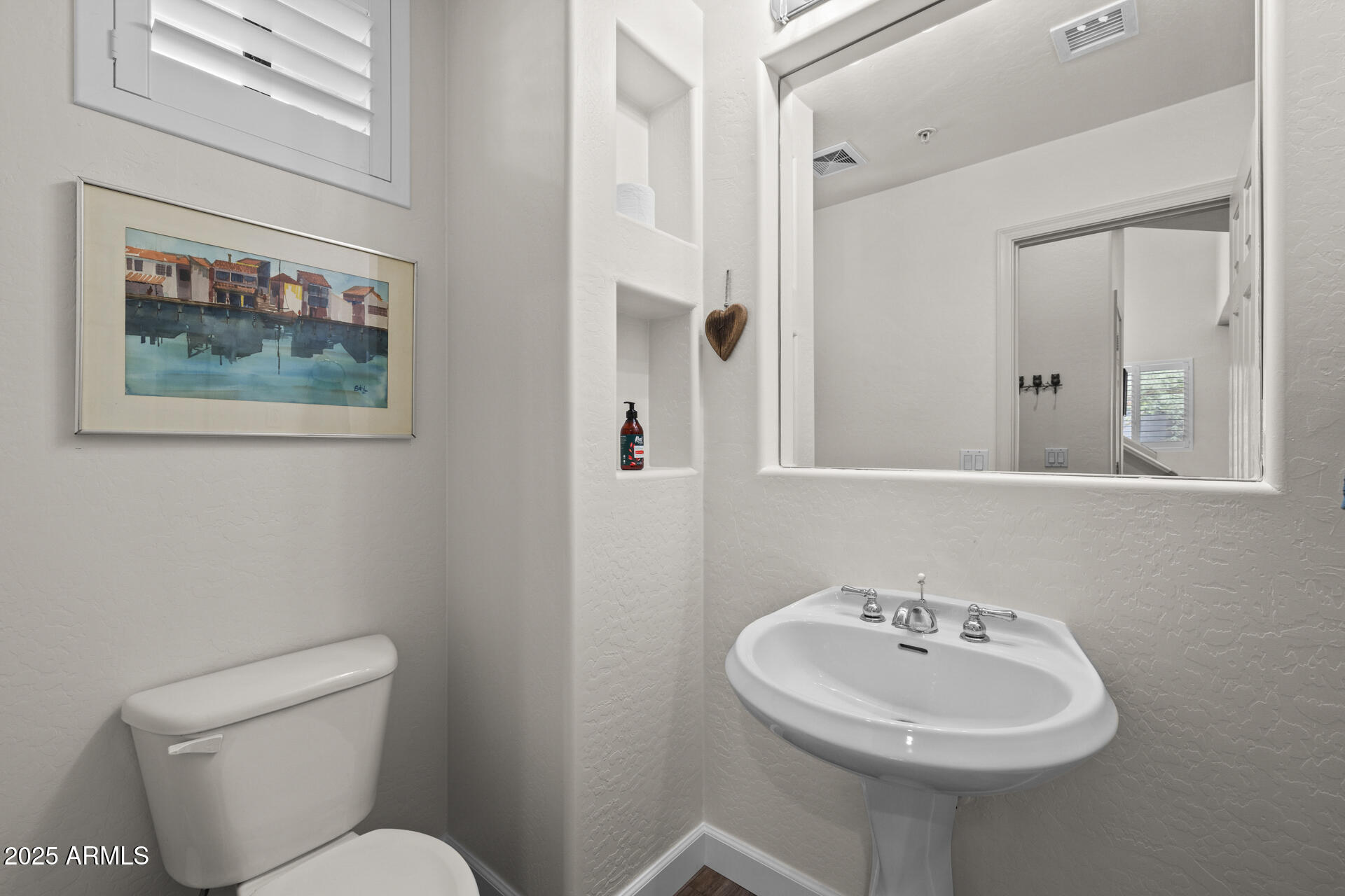 7445 E EAGLE CREST Drive, 1112