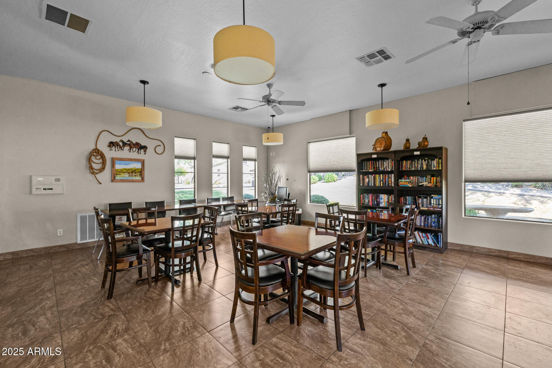 7445 E EAGLE CREST Drive, 1112