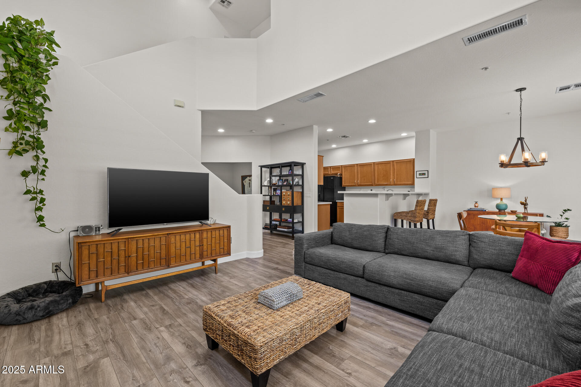 7445 E EAGLE CREST Drive, 1112