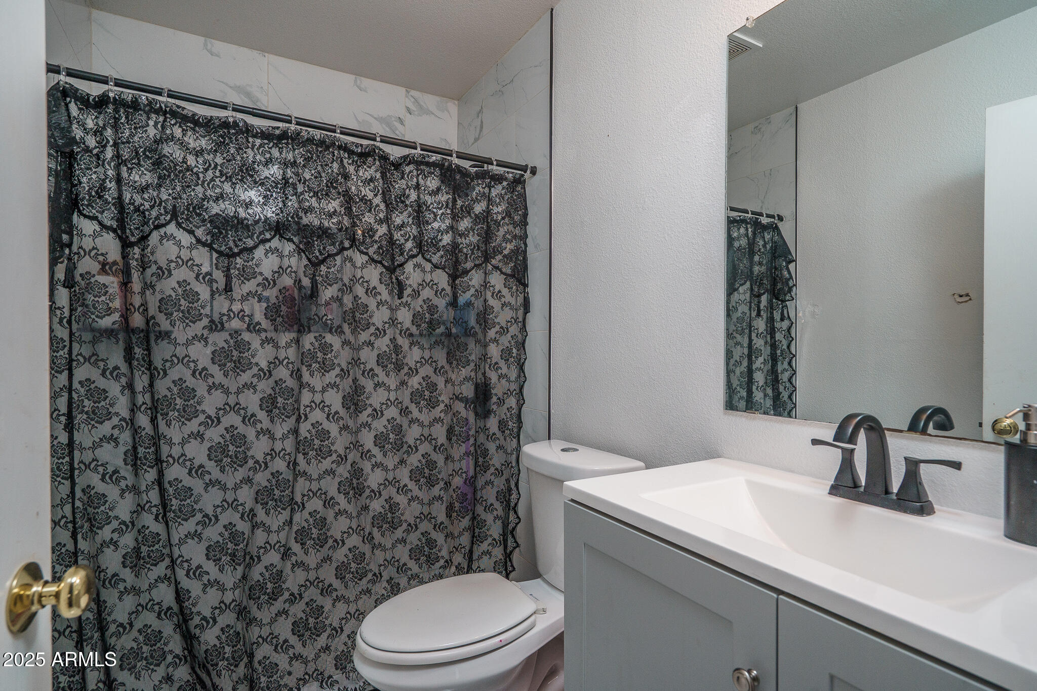 16006 W LINCOLN Street