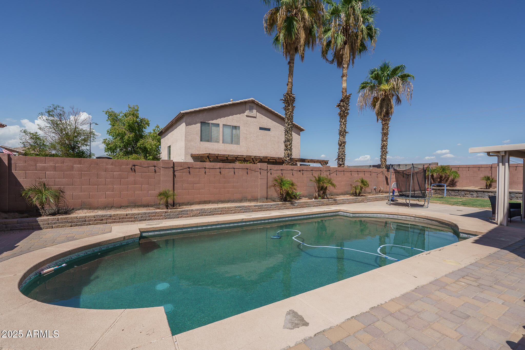 16006 W LINCOLN Street