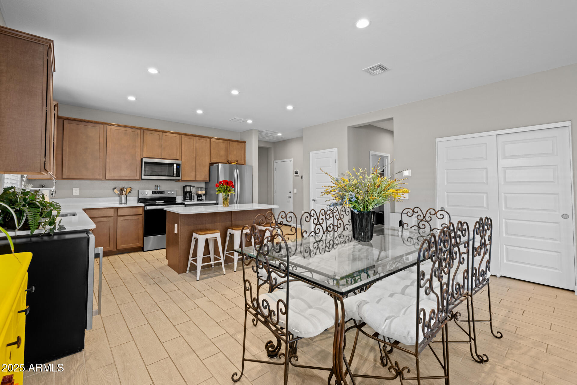 19031 W SHEFFER Avenue