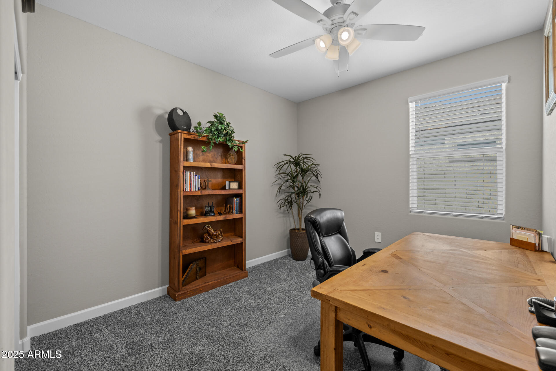 19031 W SHEFFER Avenue