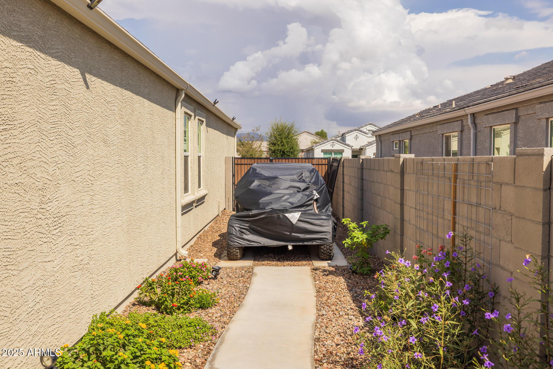 19031 W SHEFFER Avenue